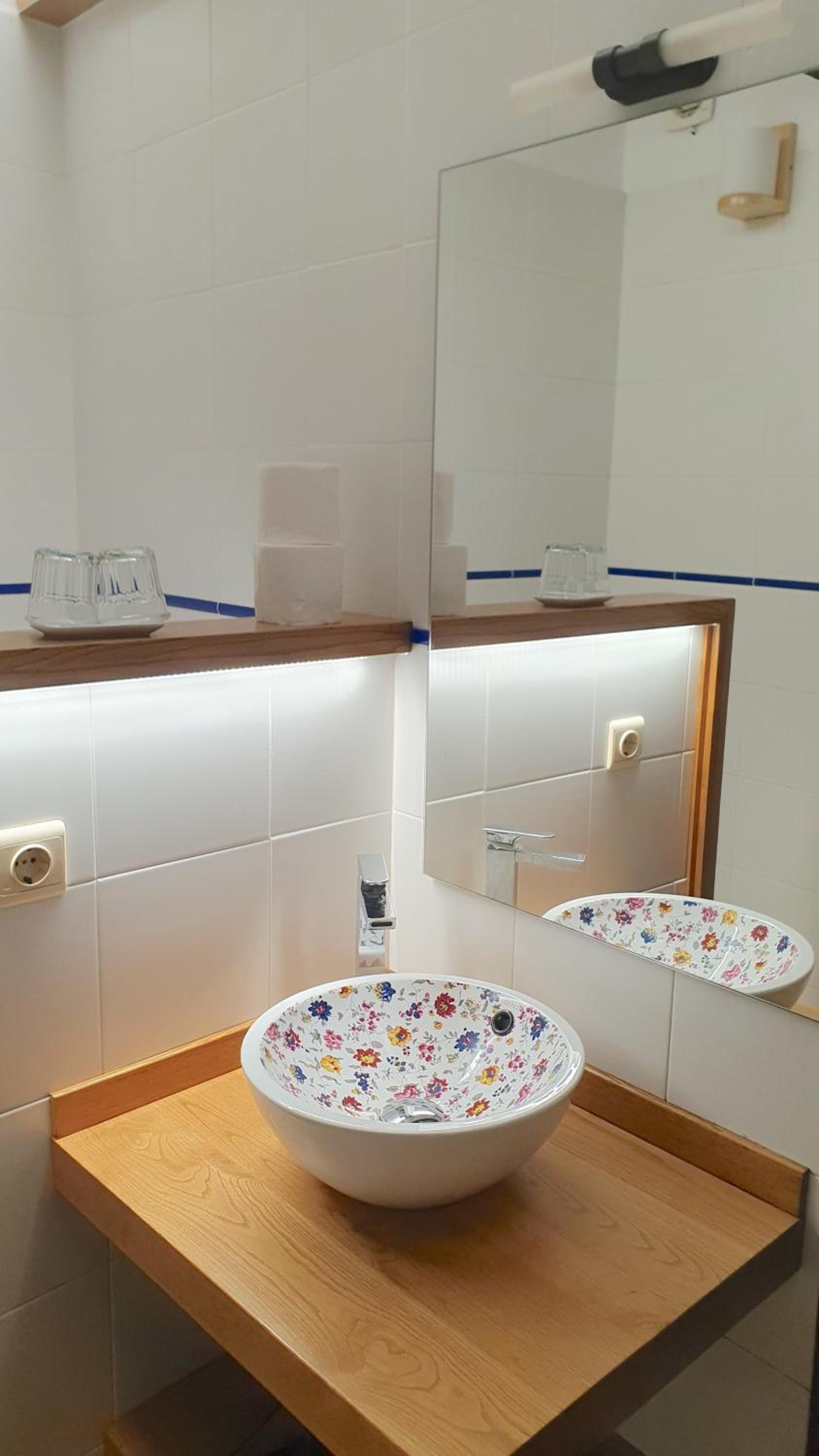 Double or Twin Room with Private External Bathroom photo 2