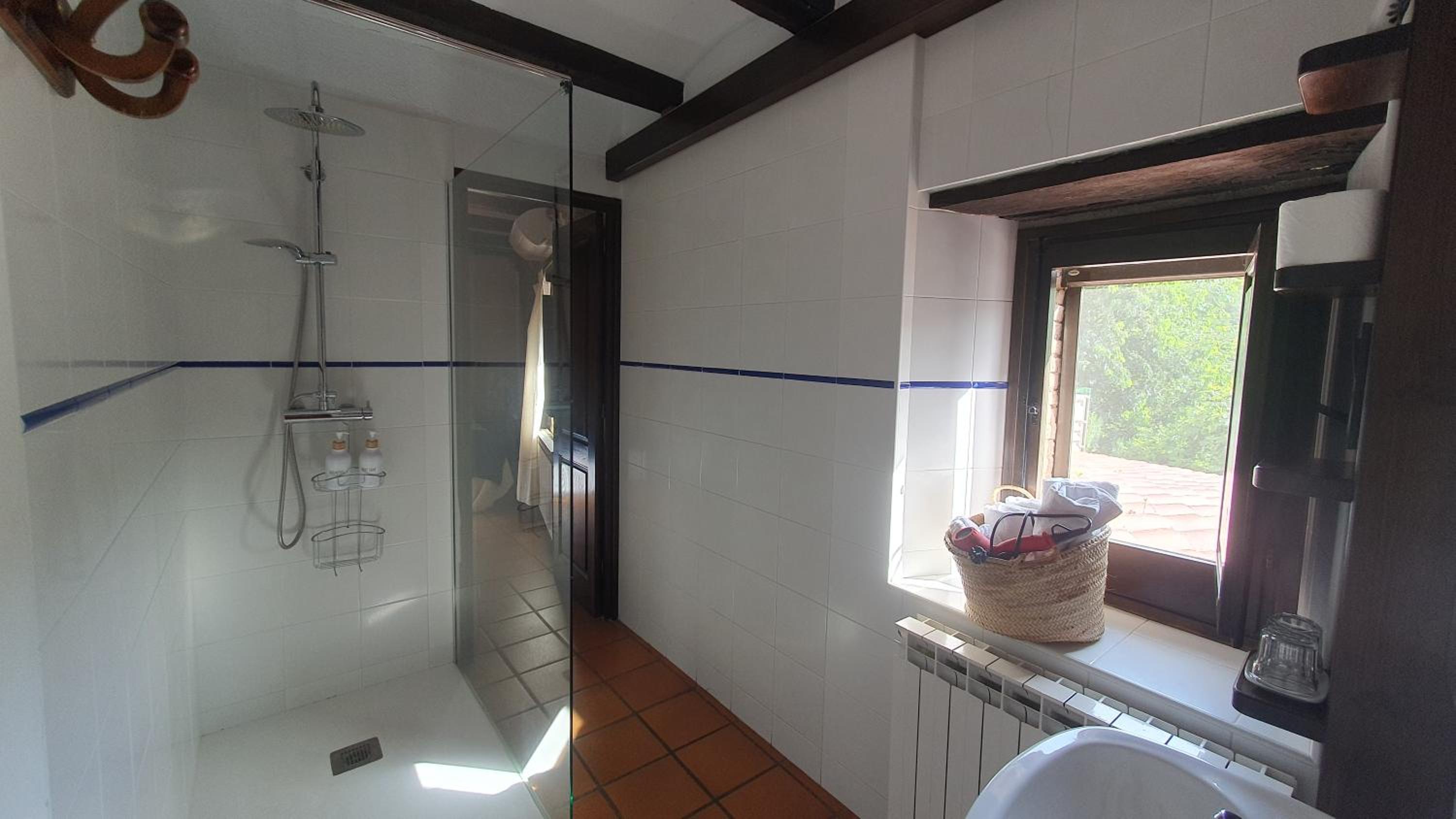 Double or Twin Room with Bathroom photo 3