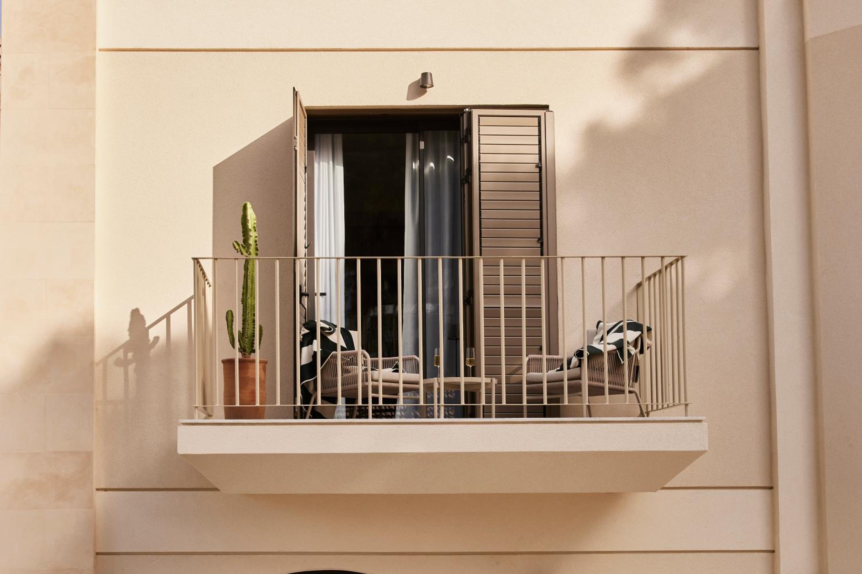 Junior Suite with Balcony photo 3