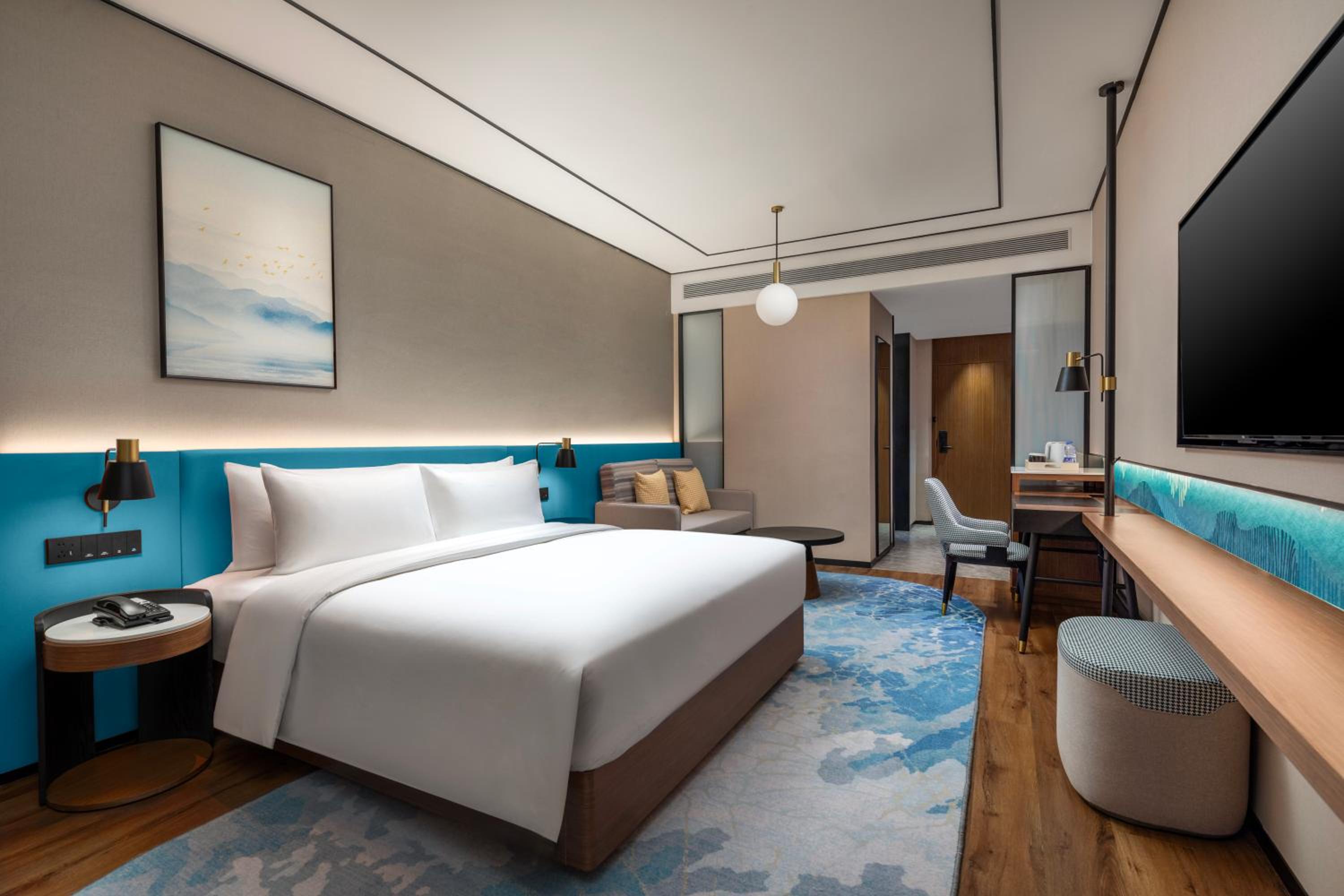 Deluxe King Room photo 3