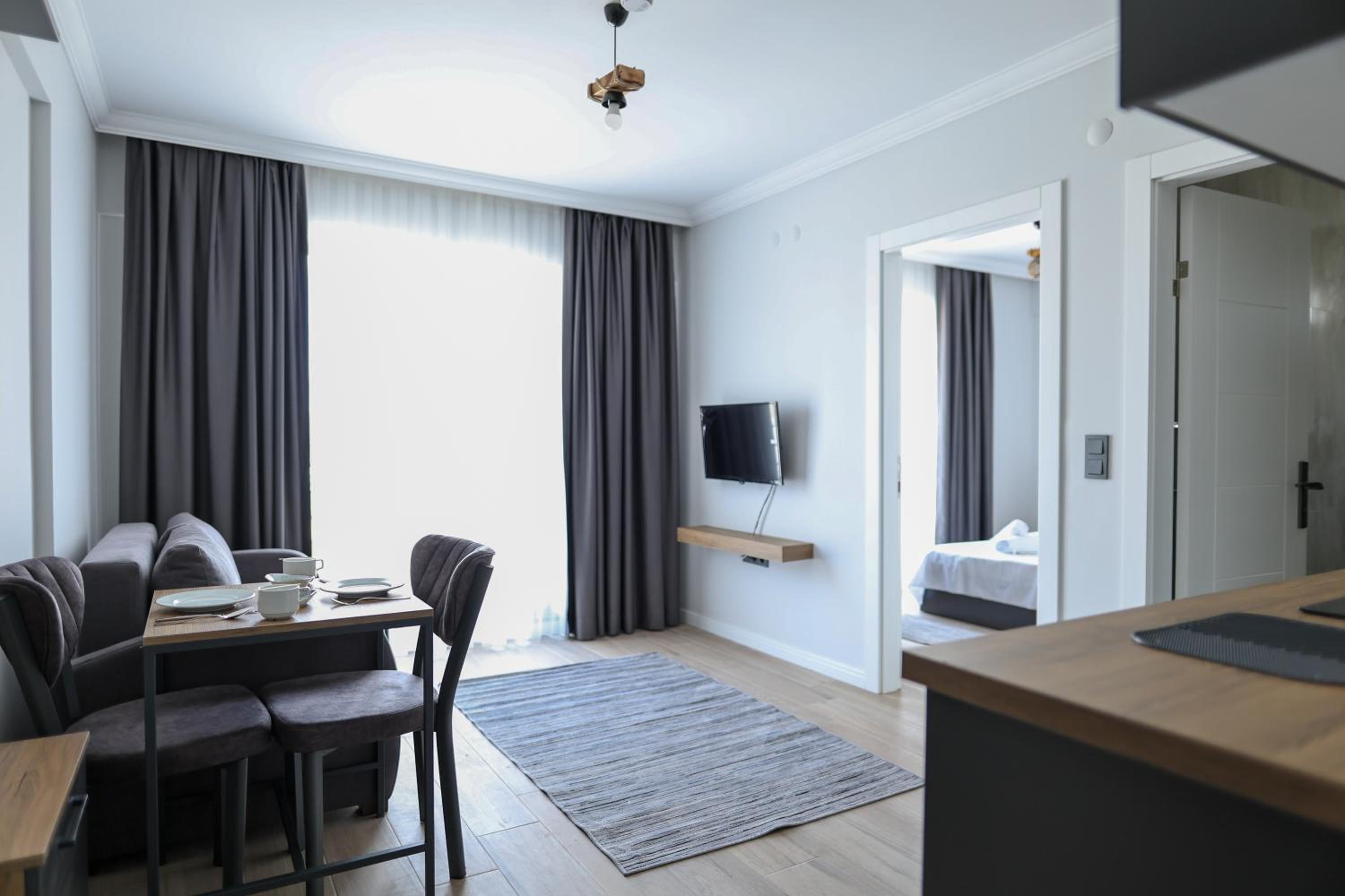 Apartment With City View photo 3