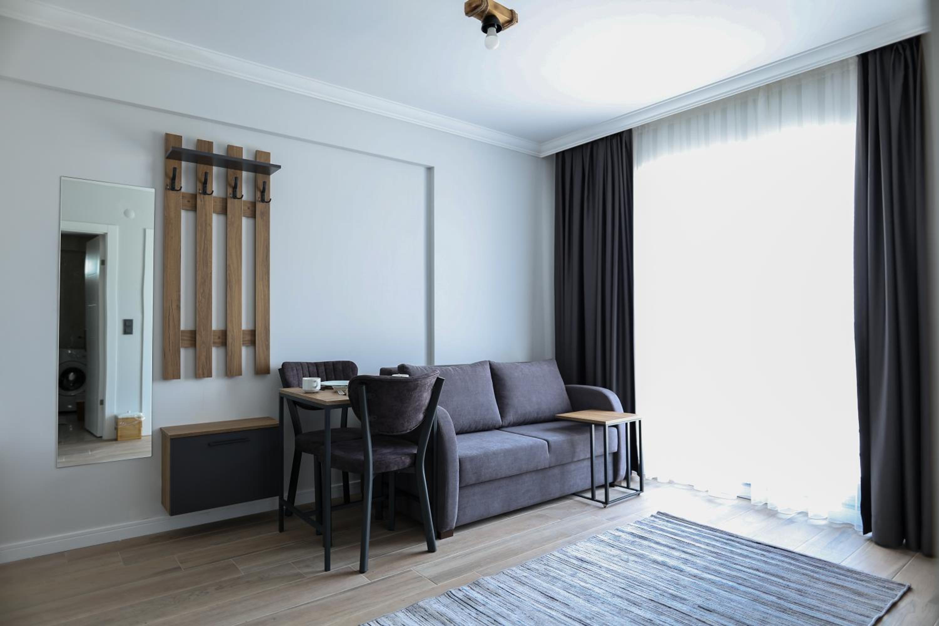 Apartment With City View photo 2