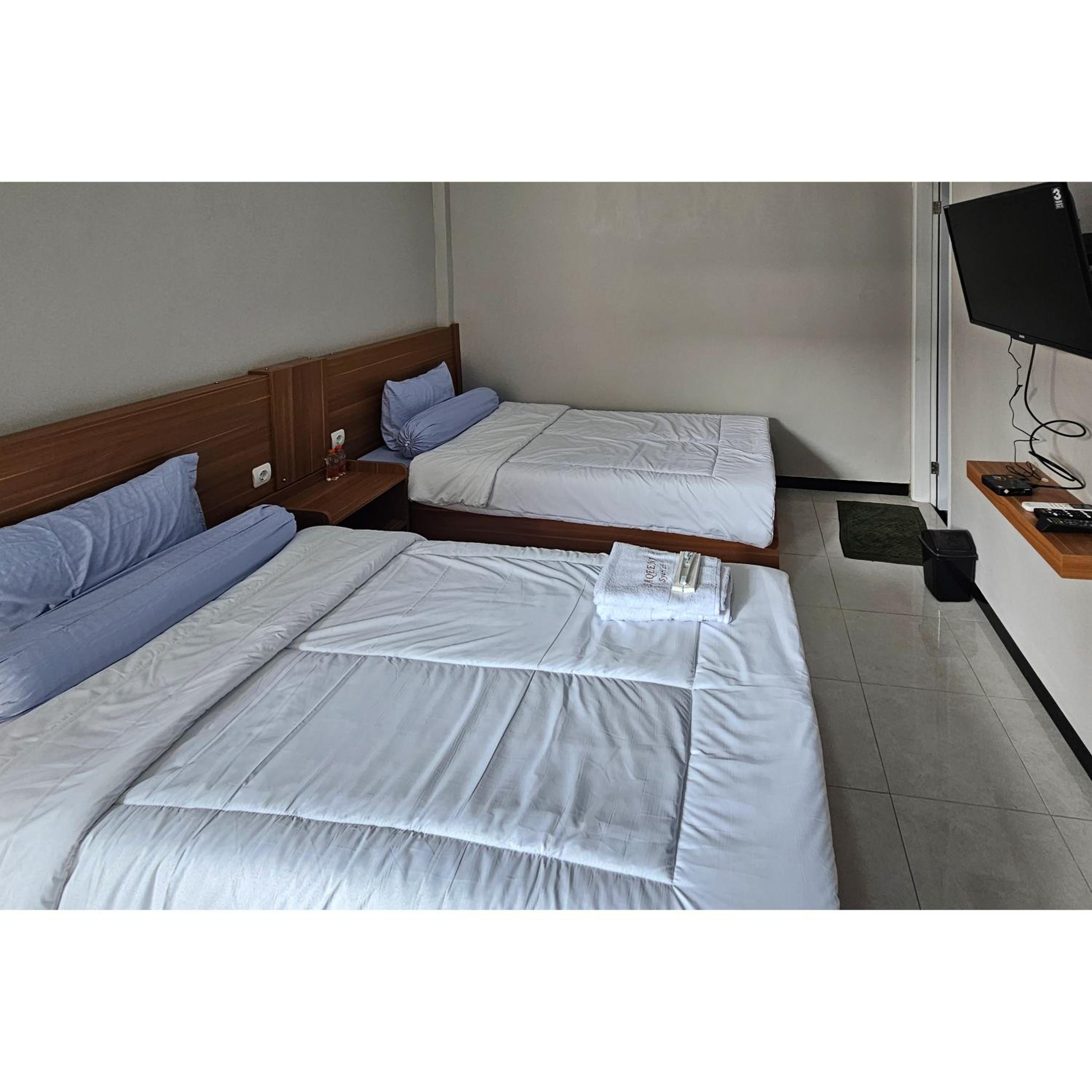 Standard Twin Room - Photo 8