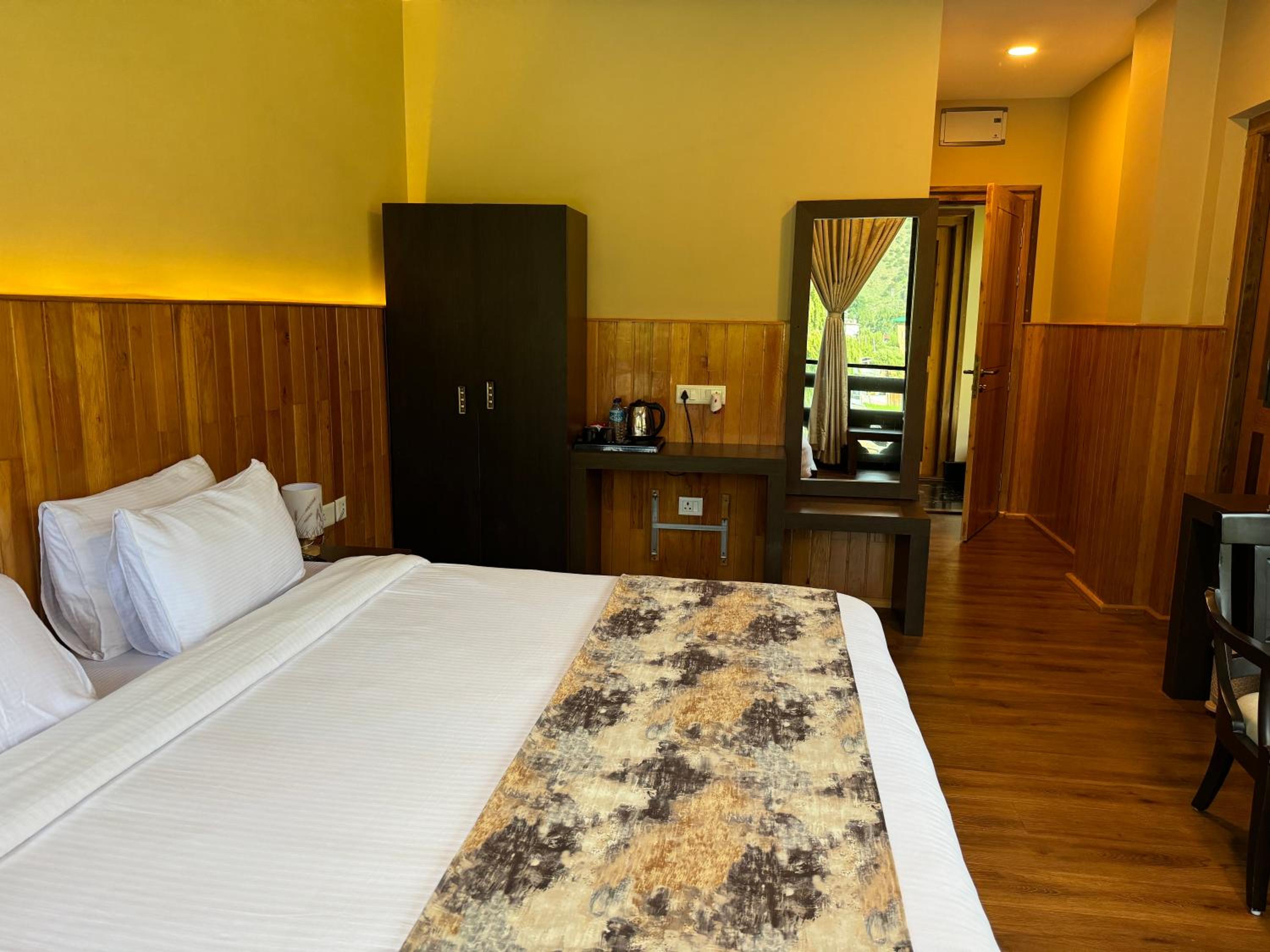 Deluxe Queen Room photo 2