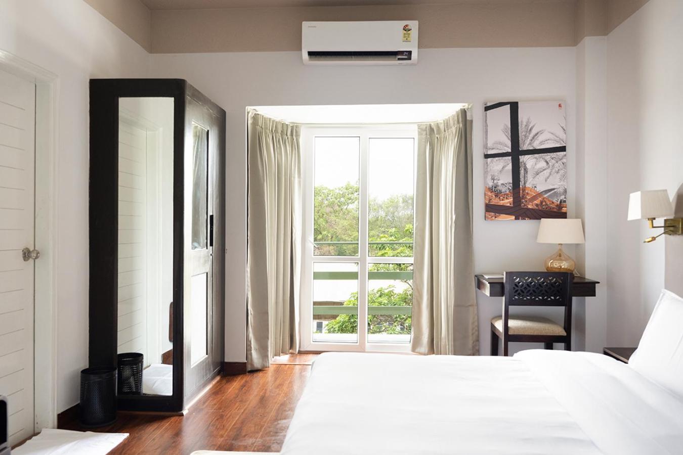 King Room With Balcony photo 2