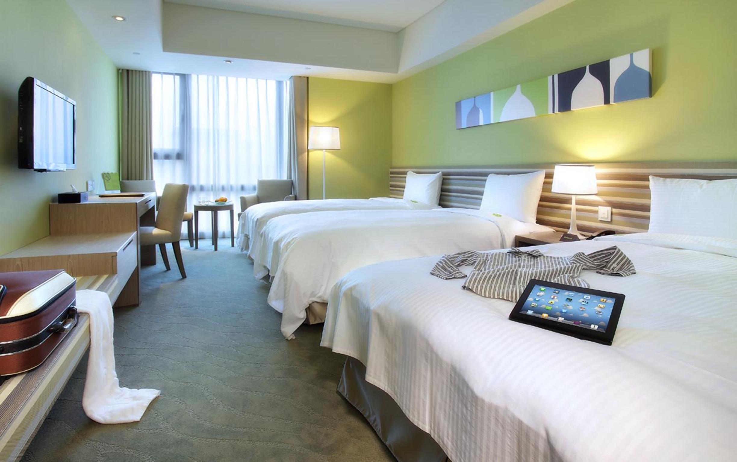 Family Room with 1 Double Bed and 2 Single Beds