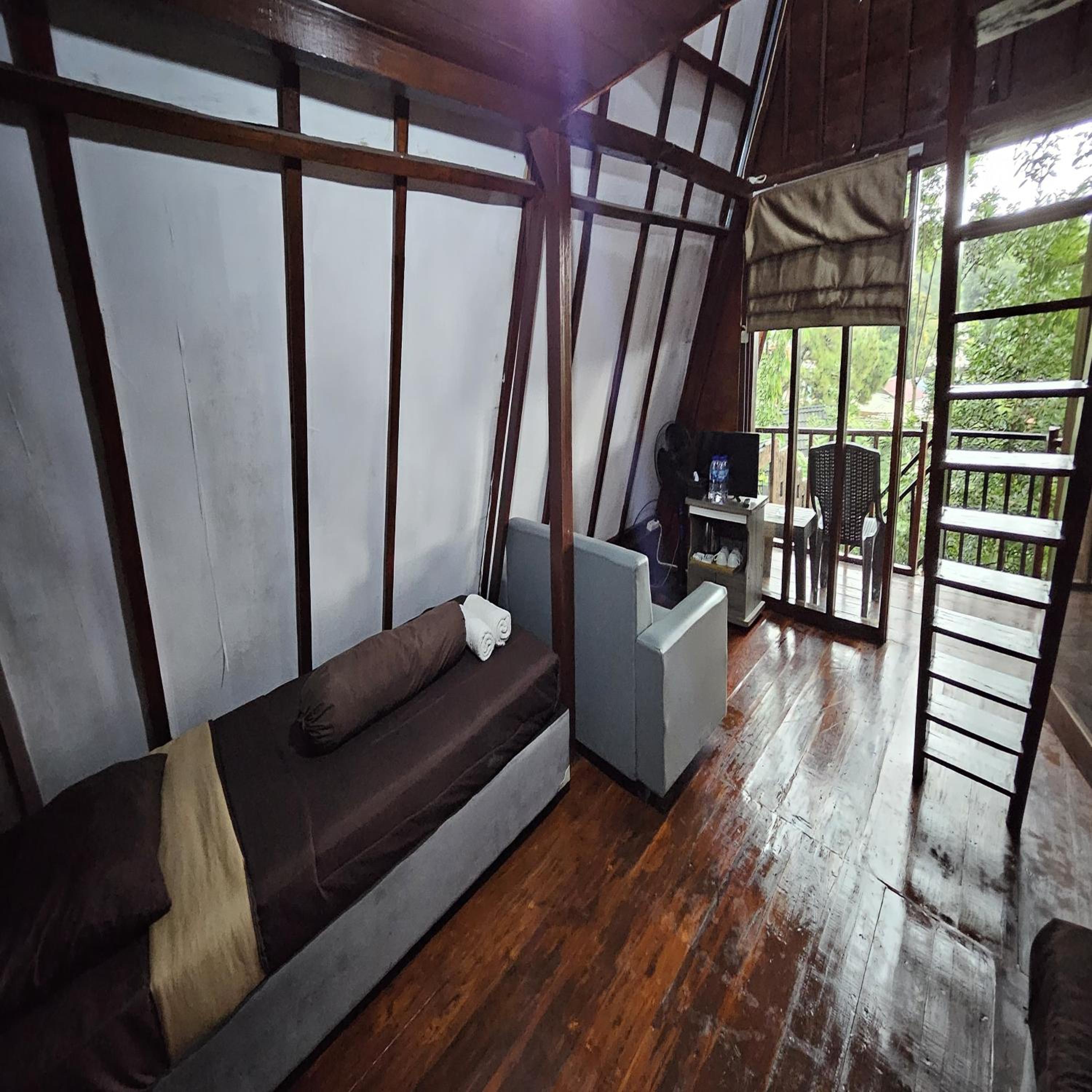 Family Room - Photo 11