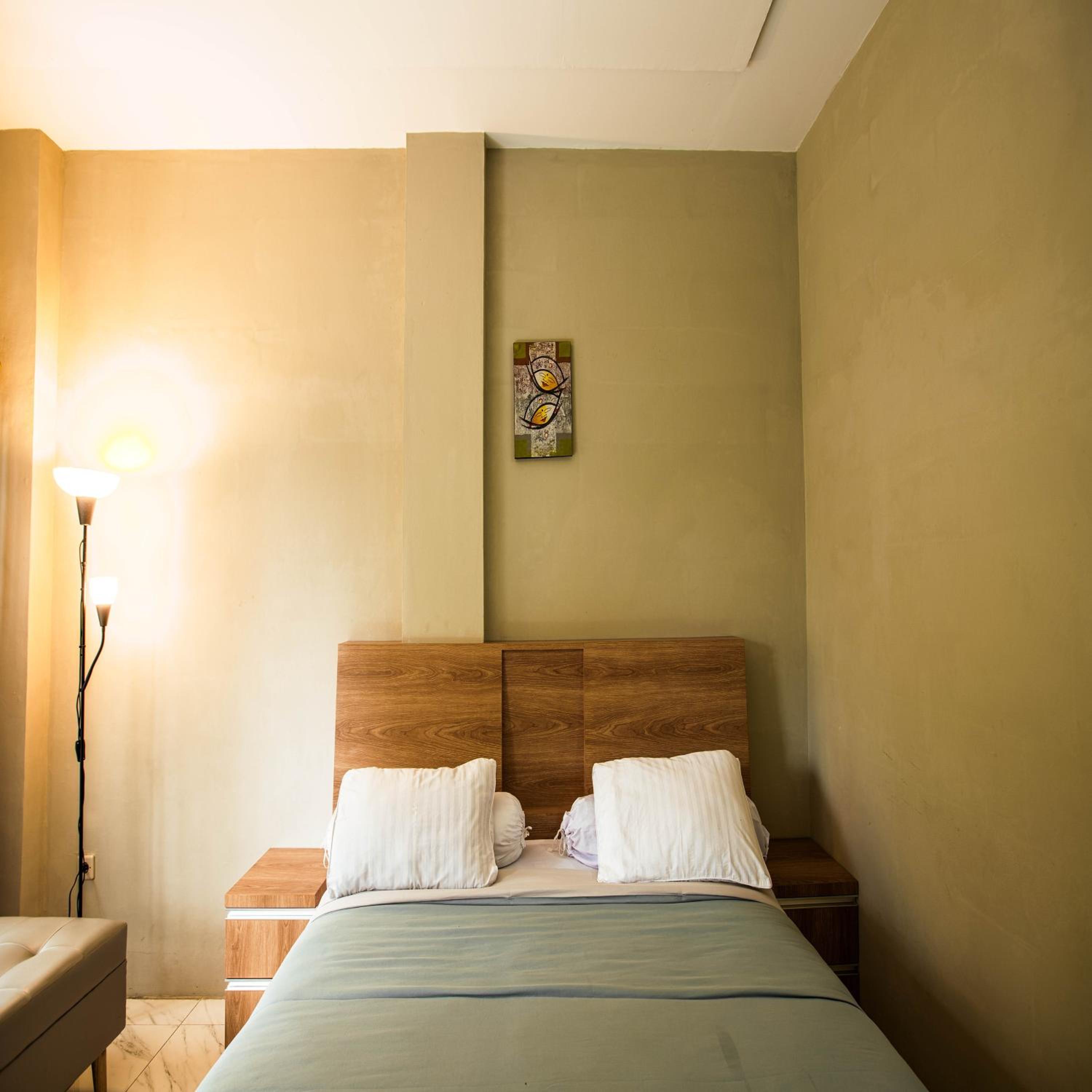Standard Double Room - Photo 10