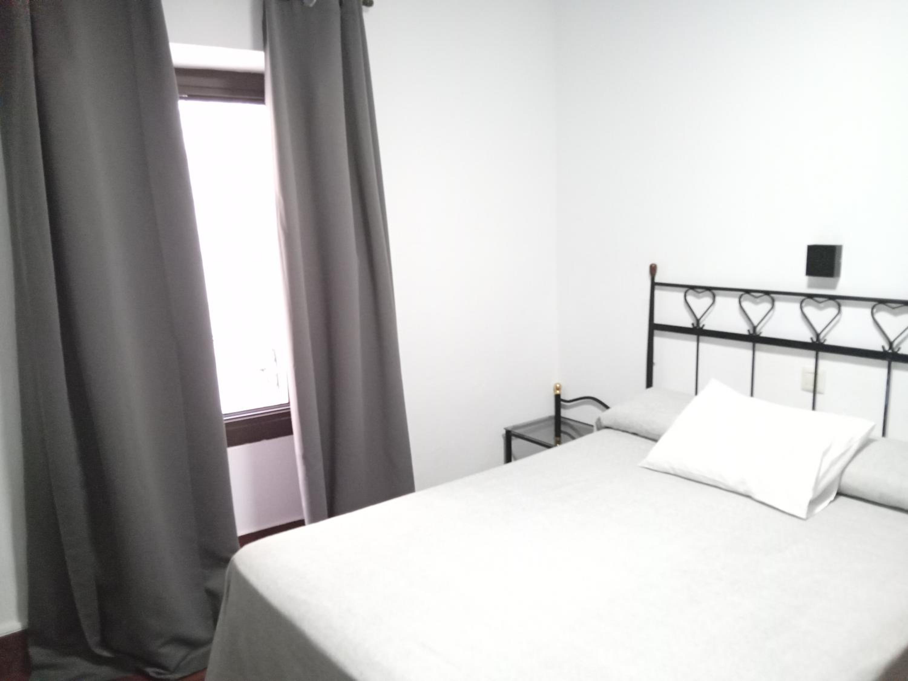 Budget Double Room - Photo 1