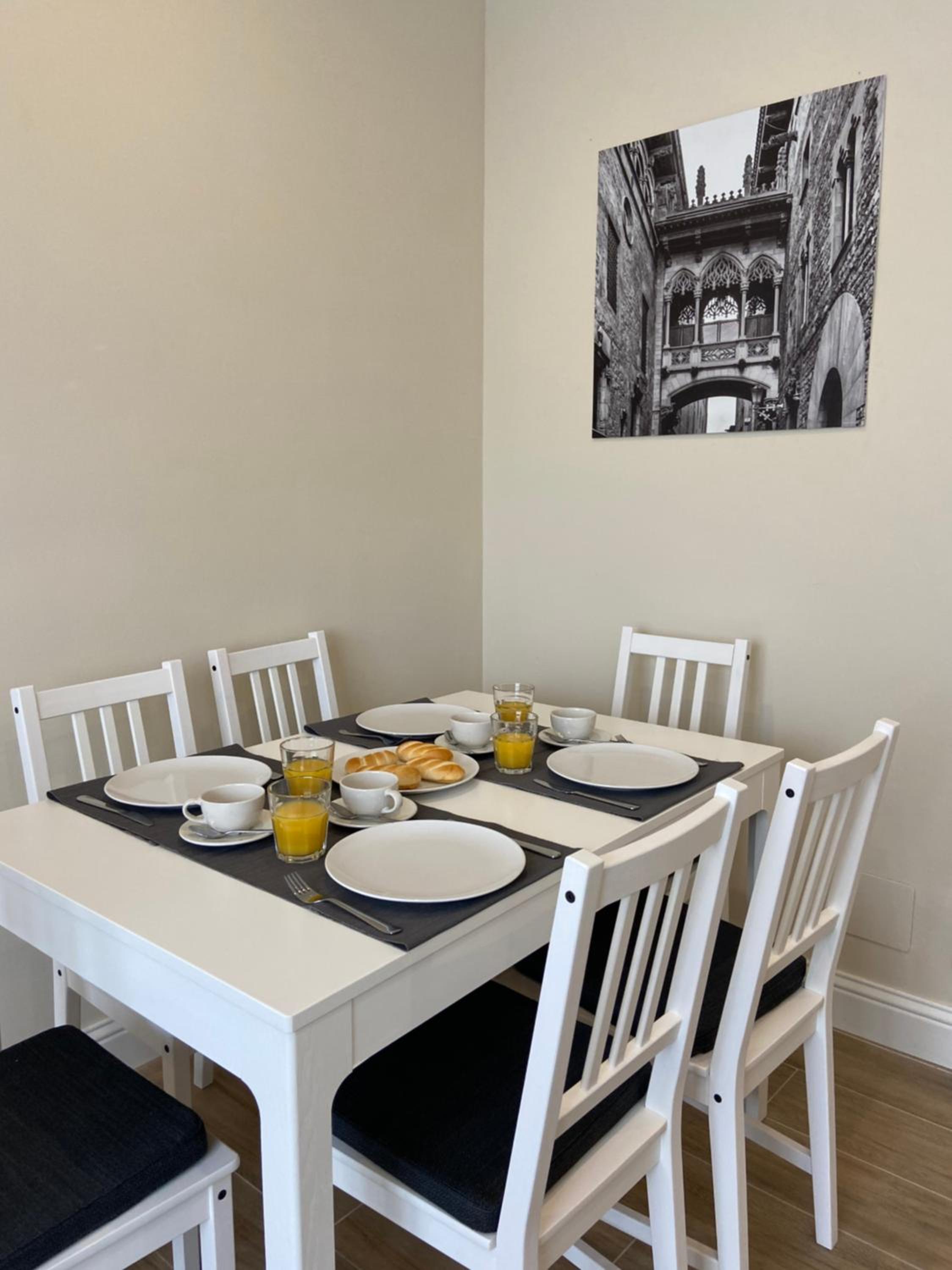 Apartment photo 2