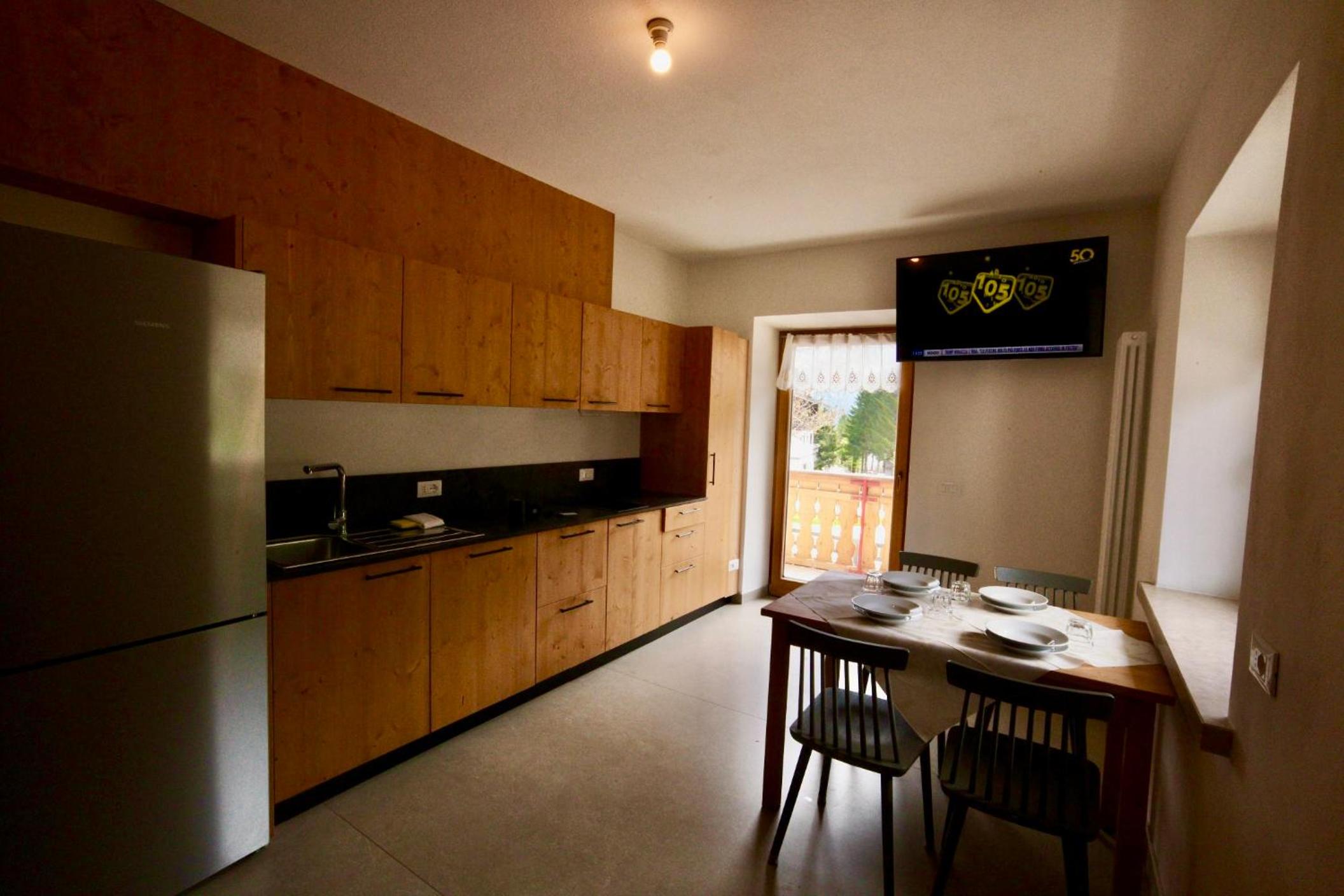 Two-Bedroom Apartment with Mountain View photo 3