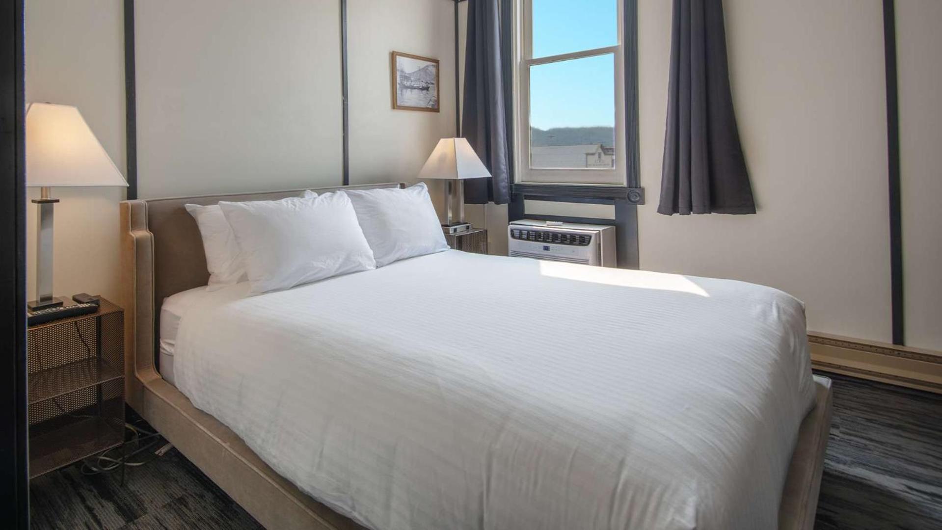Deluxe Queen Room photo 1