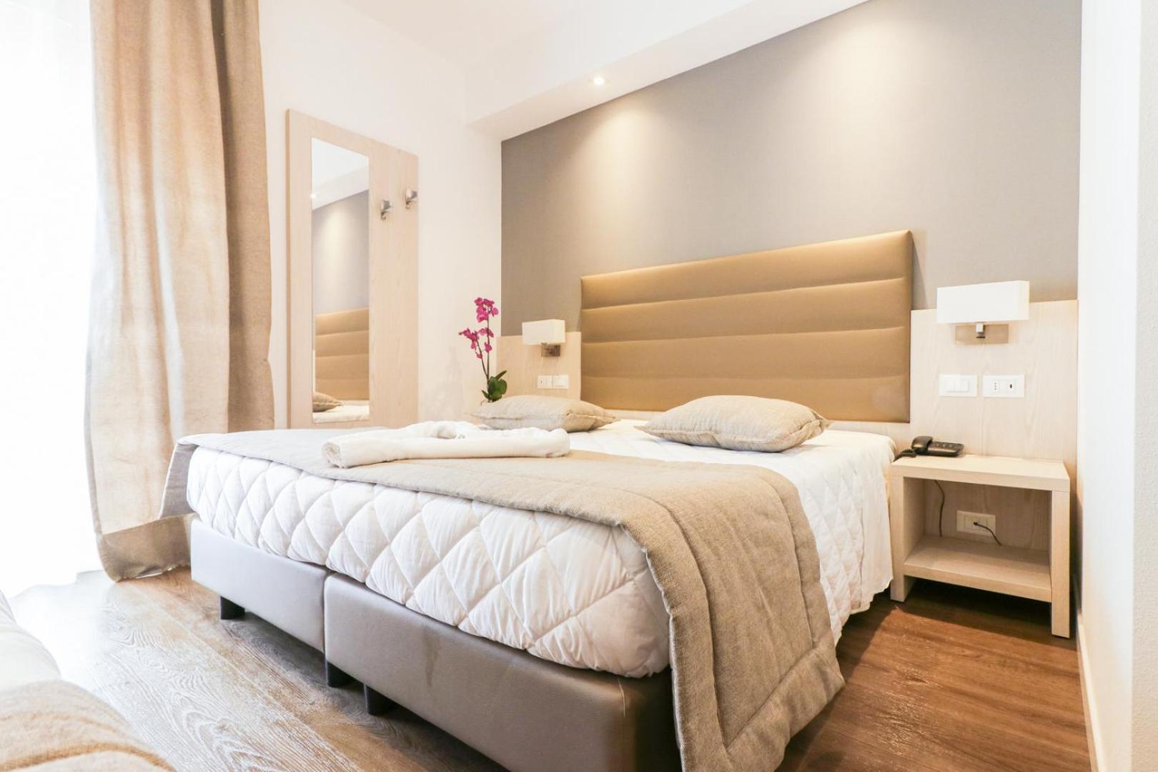 Triple Room with partial sea view photo 3