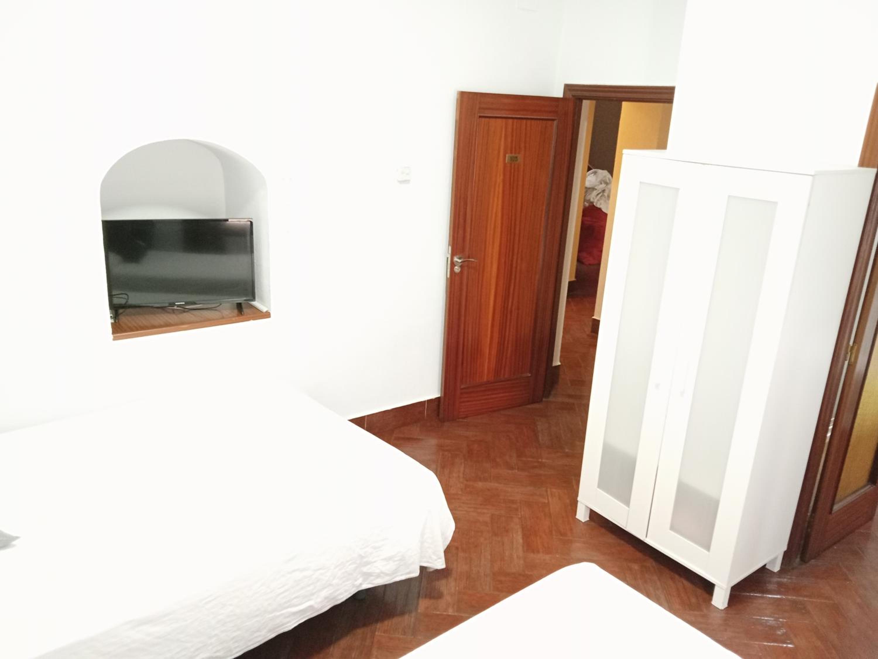 Double Room with Extra Bed - Photo 6