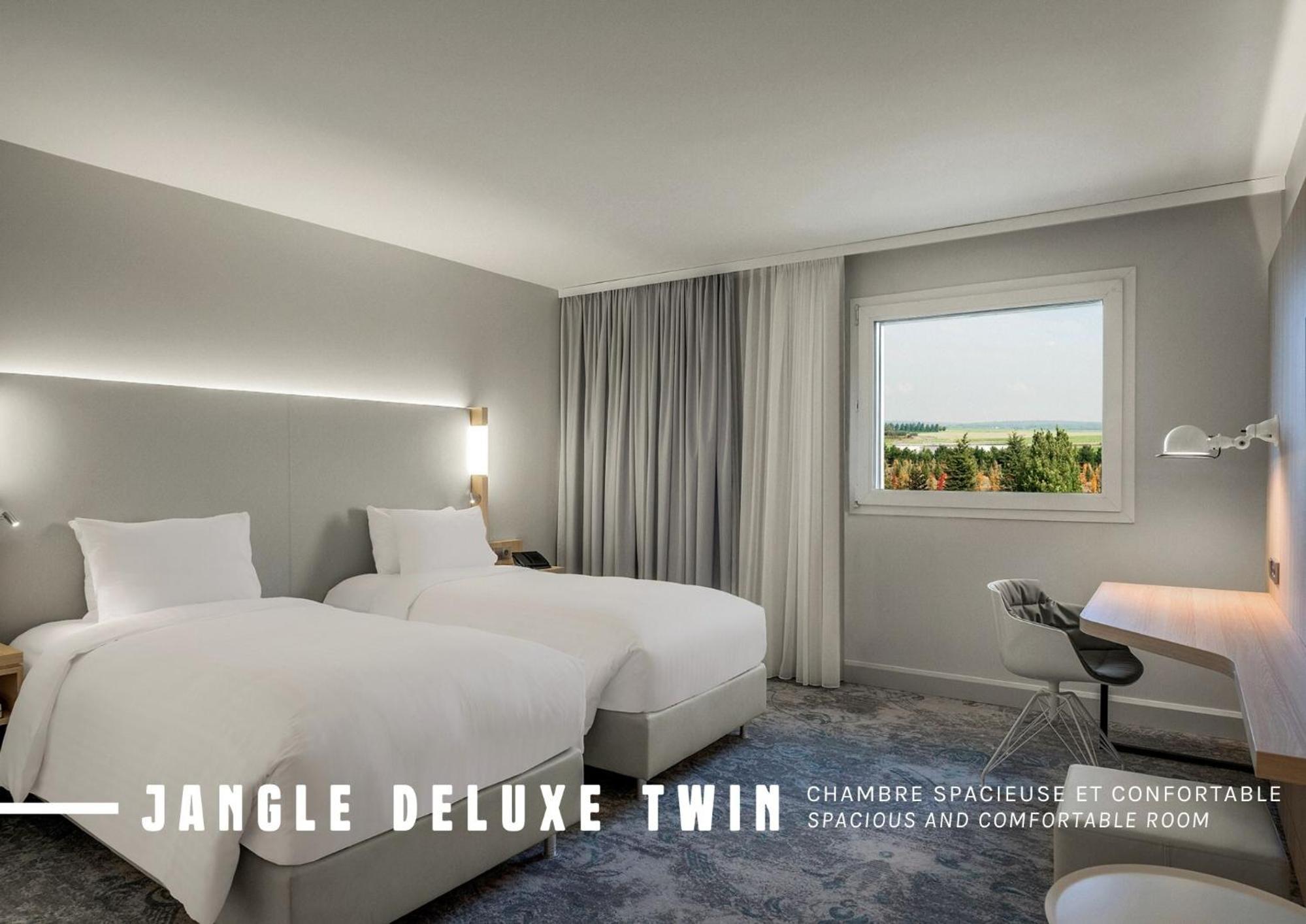 Deluxe Twin Room - Free Airport Shuttle