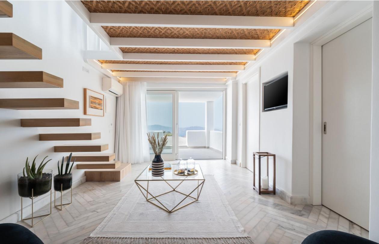 Rocabella Quadruple Suite Caldera View with Outdoor Mini Plunge Pool