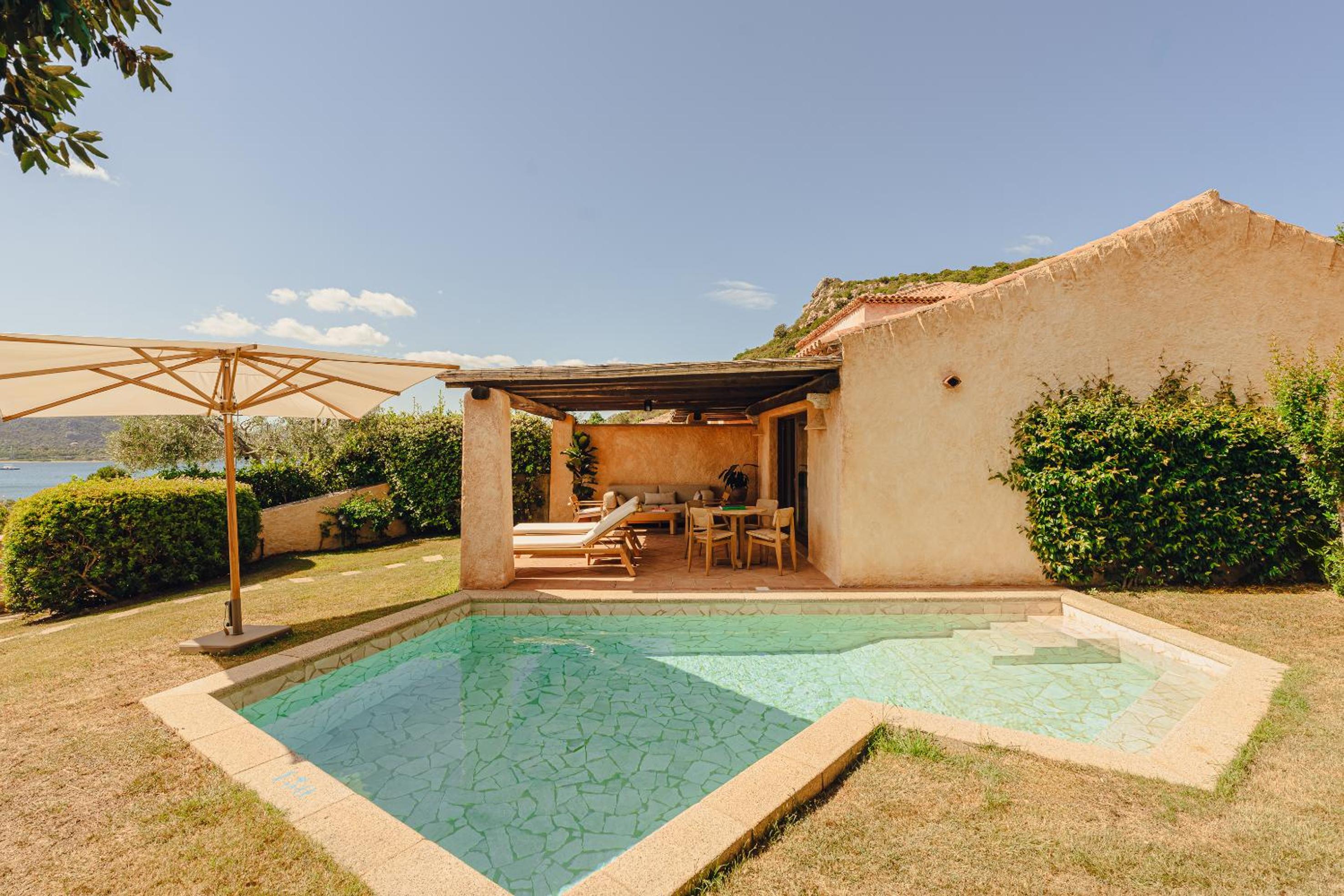 Junior Suite with Private Pool with Sea View photo 3