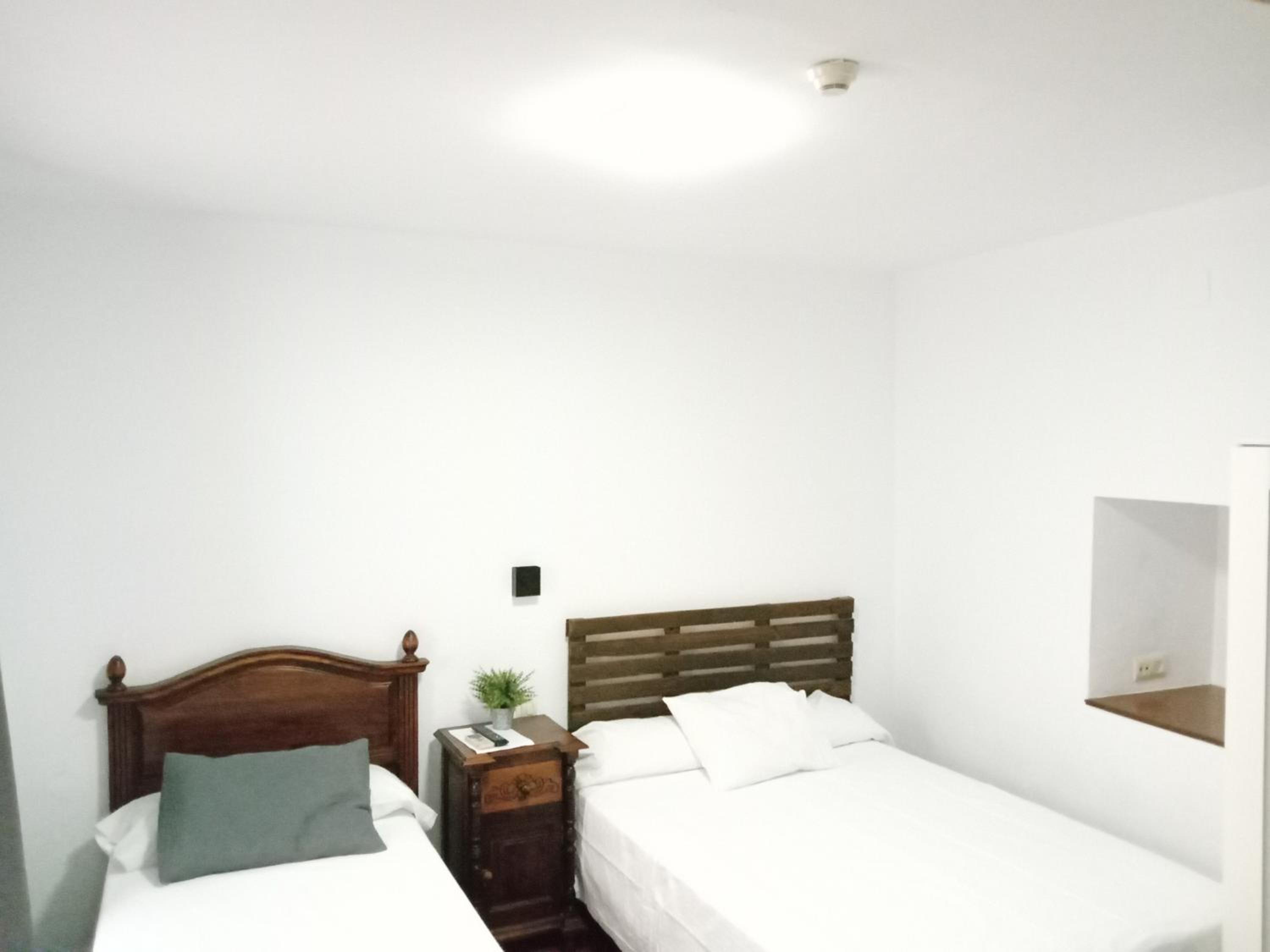 Double Room with Extra Bed - Photo 1