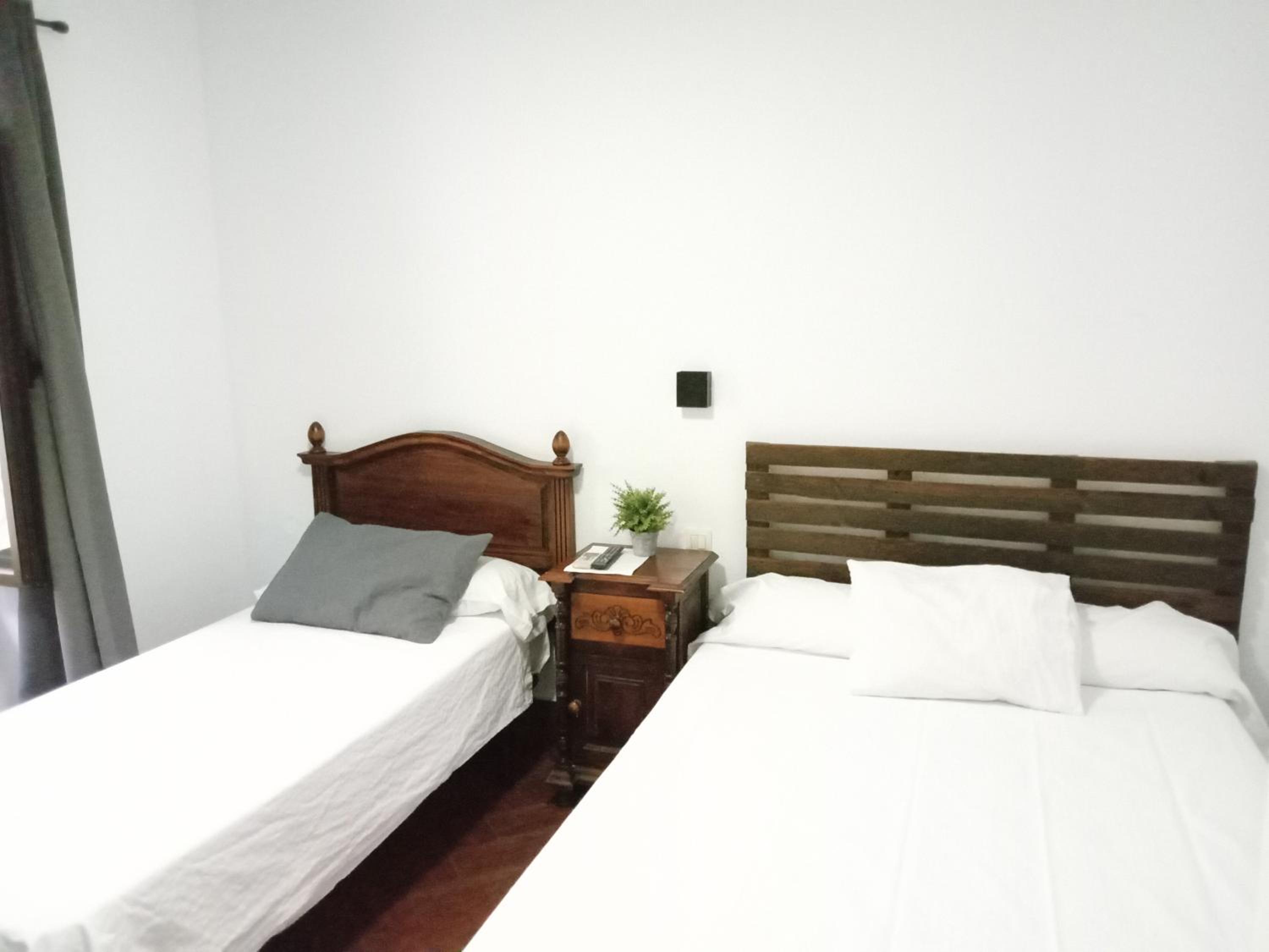 Double Room with Extra Bed - Photo 14