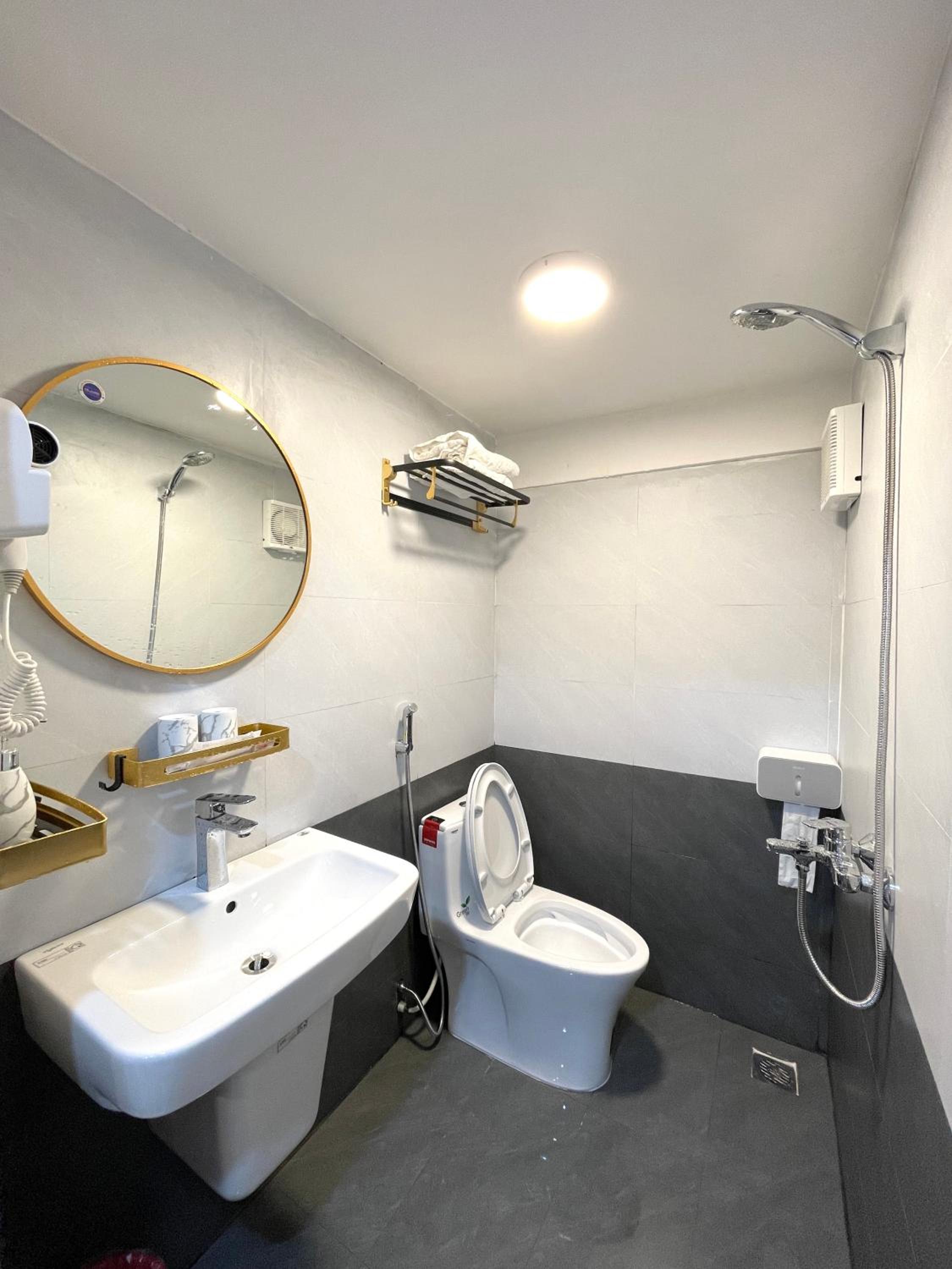 Double or Twin Room with Shared Bathroom photo 3