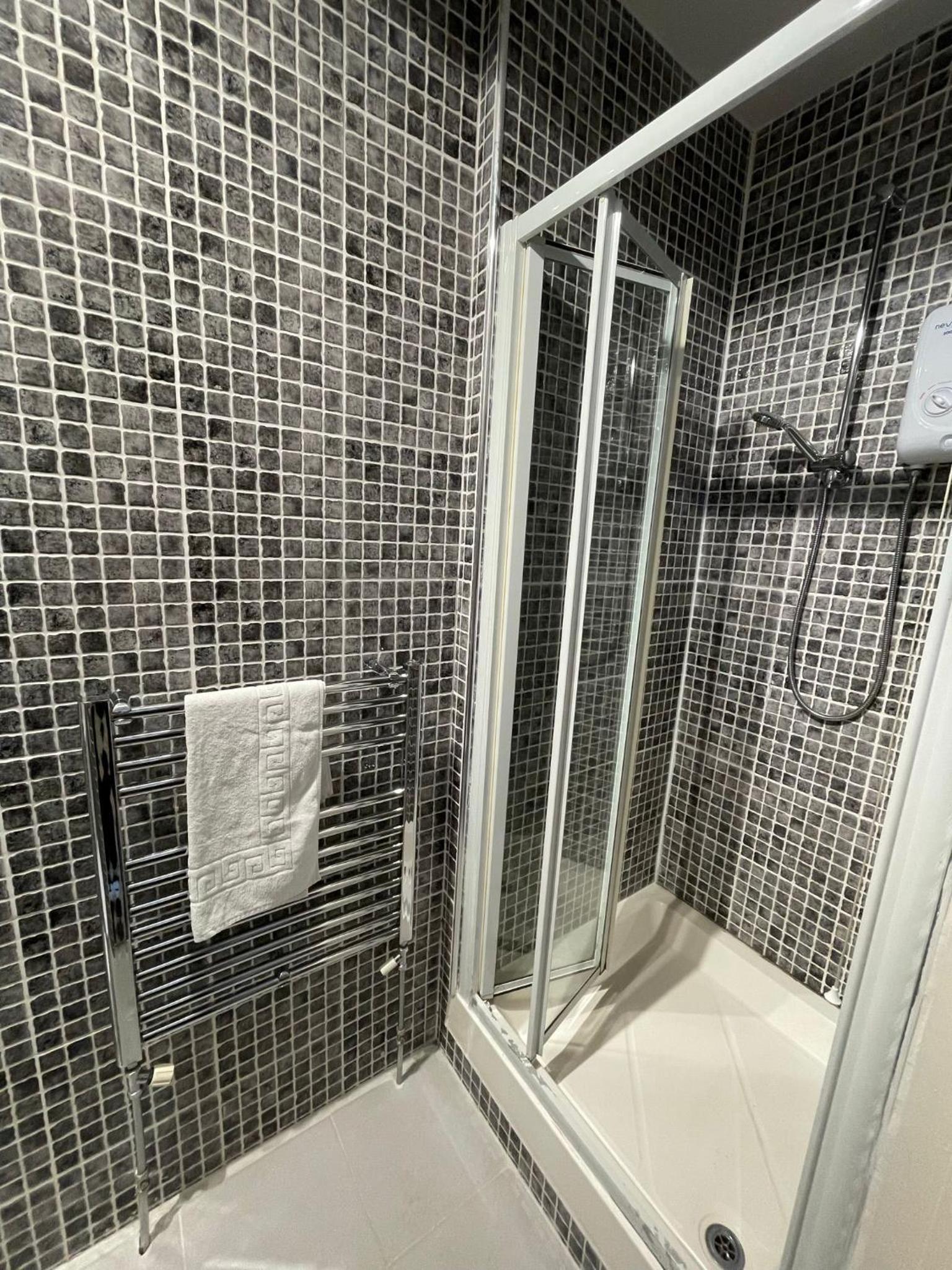 Standard Twin Room - Photo 2