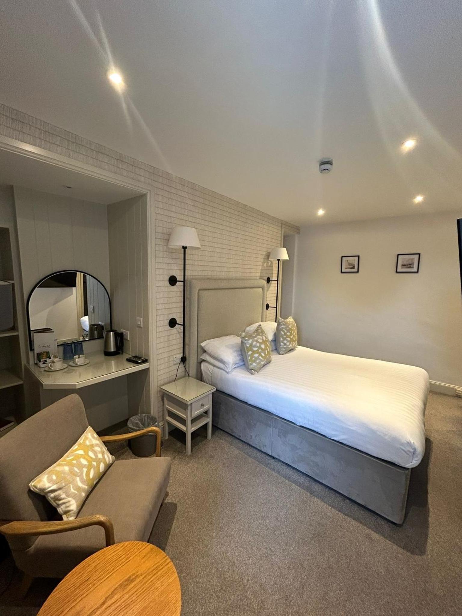 Standard Double Room - Photo 5