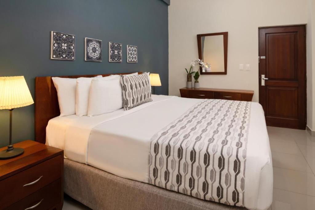 Royal Room - Photo 6