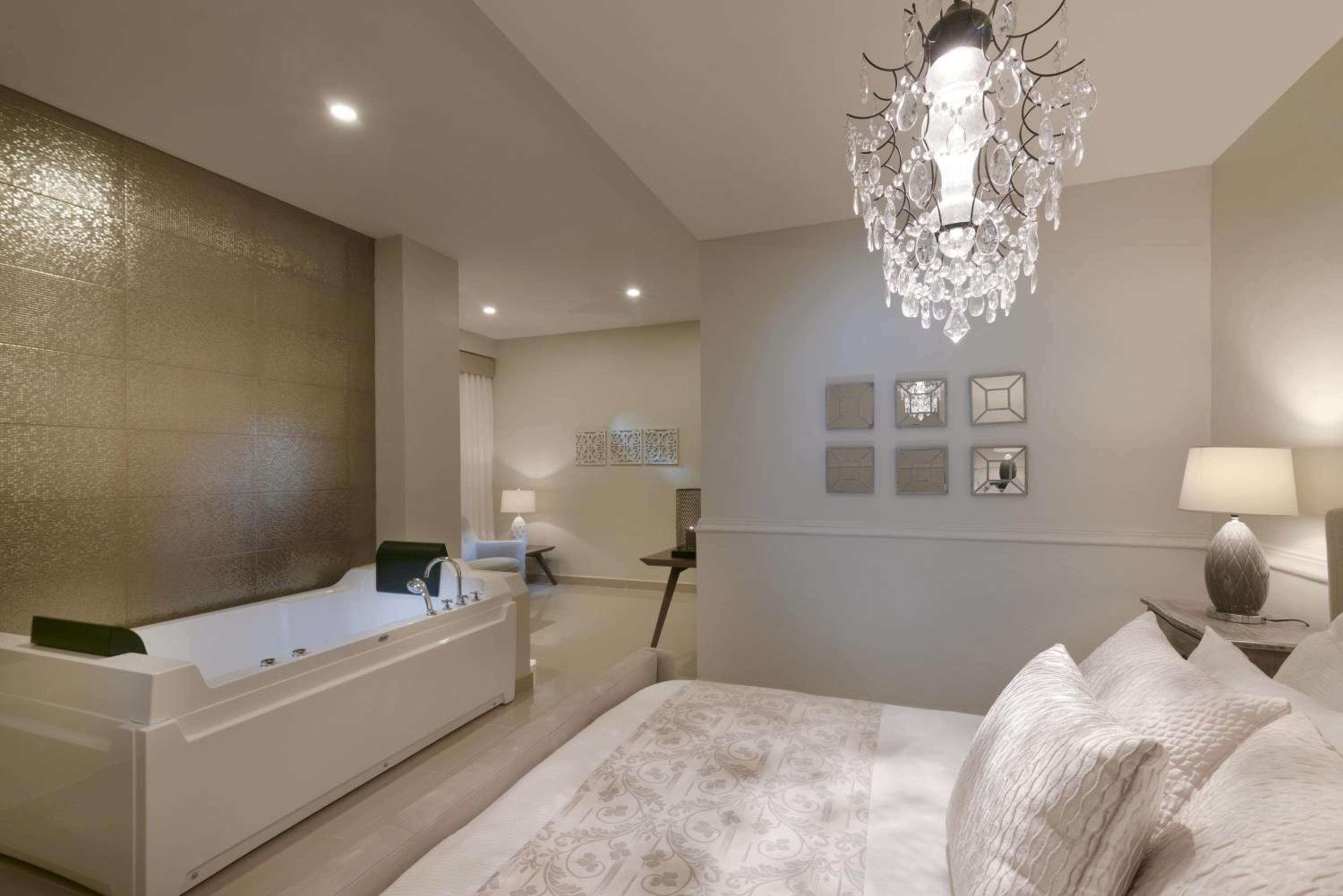 King Room thumbnail 5