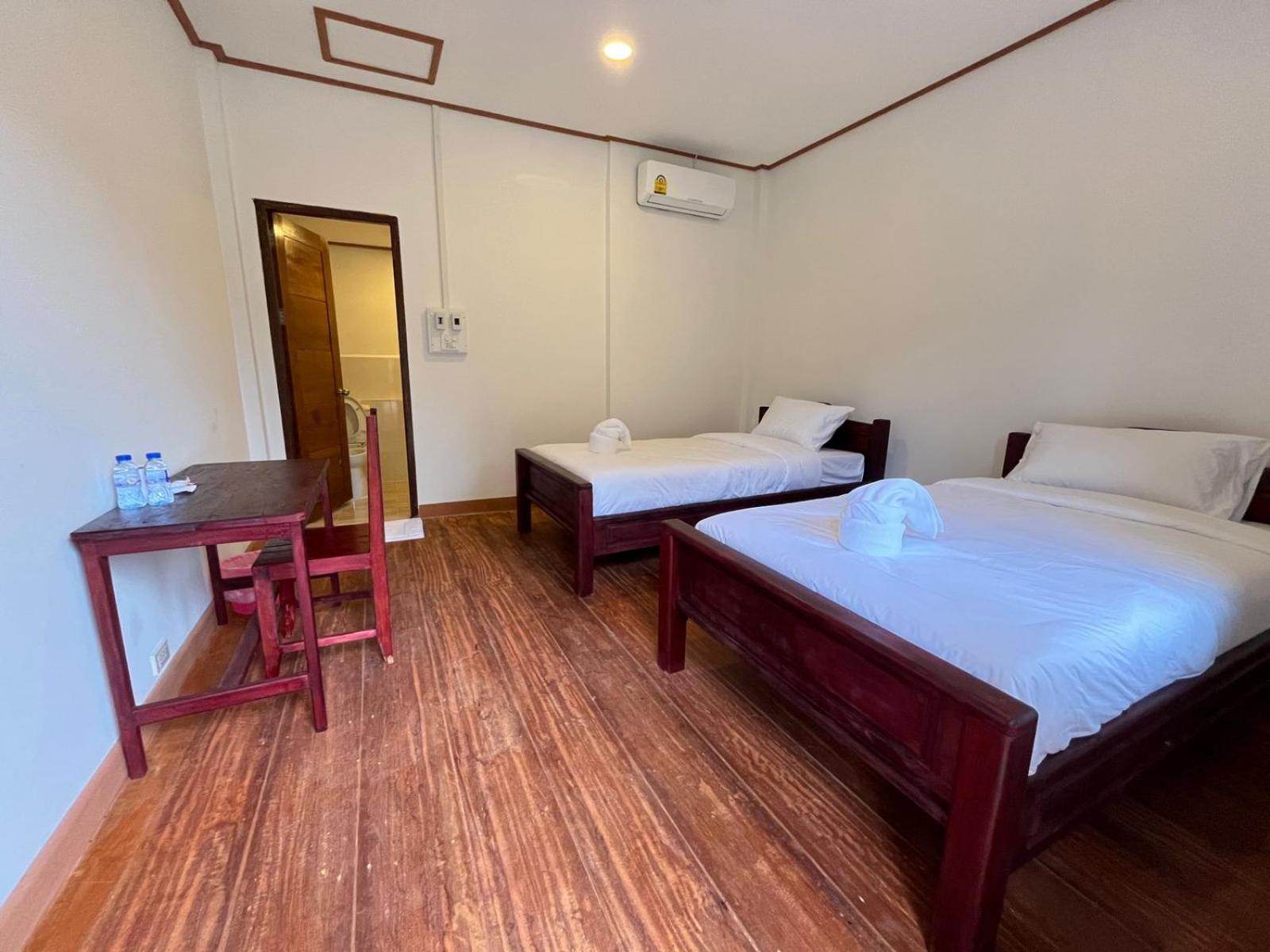 Deluxe Twin Room photo 3