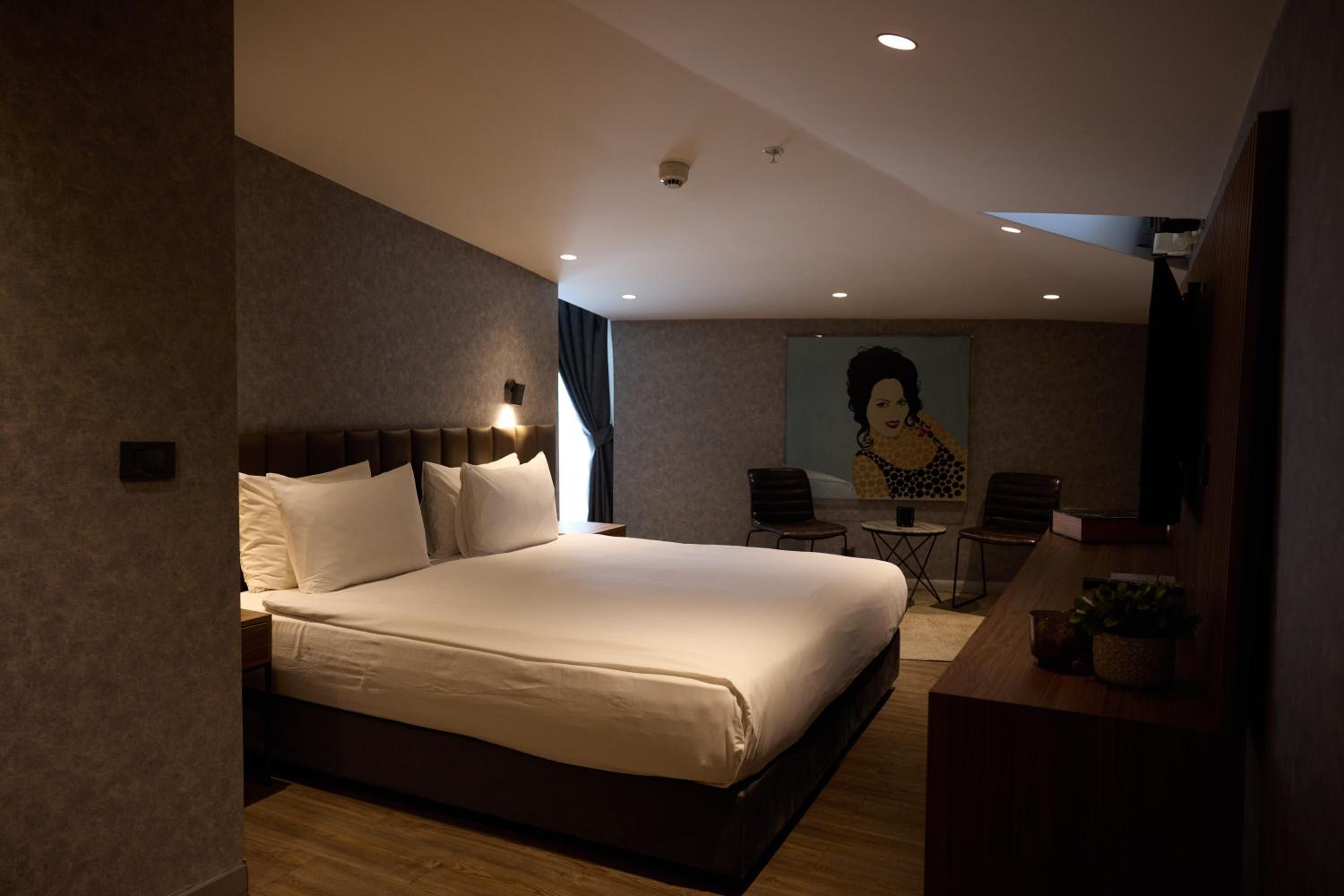 Suite with City View photo 2