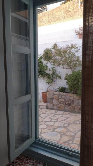 One-Bedroom House photo 2