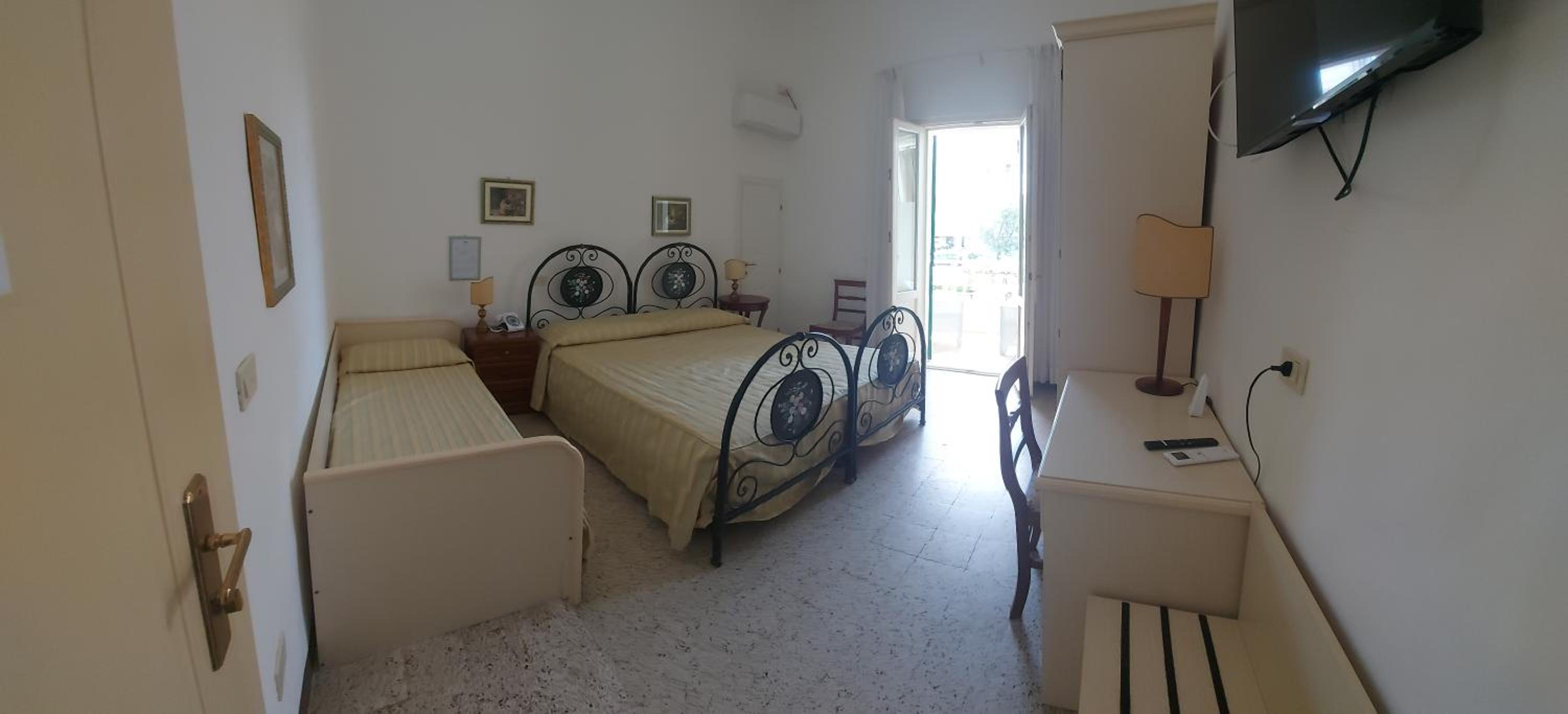 Triple Room with City View photo 2