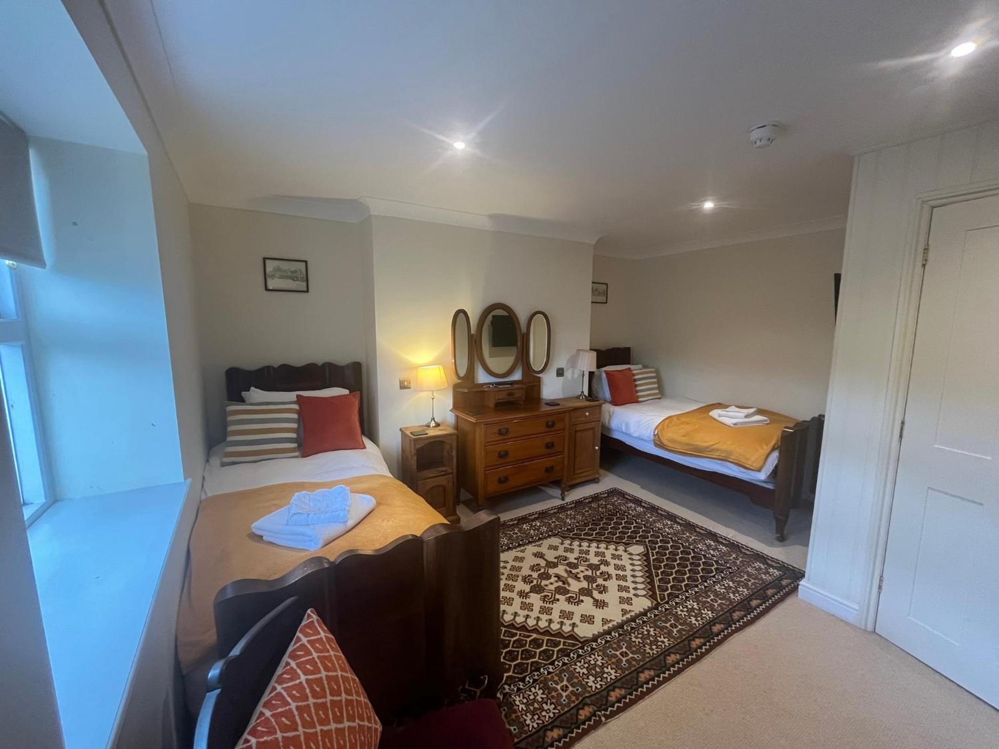 Standard Twin Room photo 2