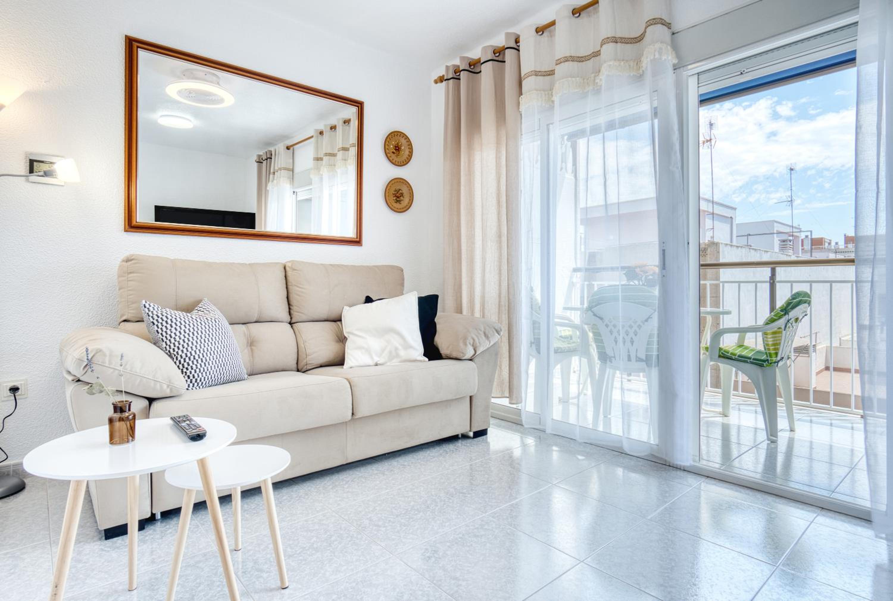 Apartamento de un dormitorio superior con balcón