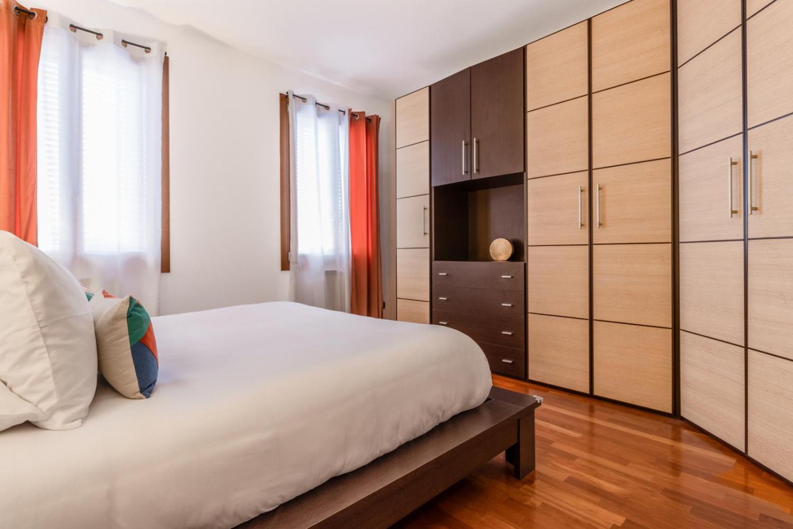 One-Bedroom Apartment with View photo 1