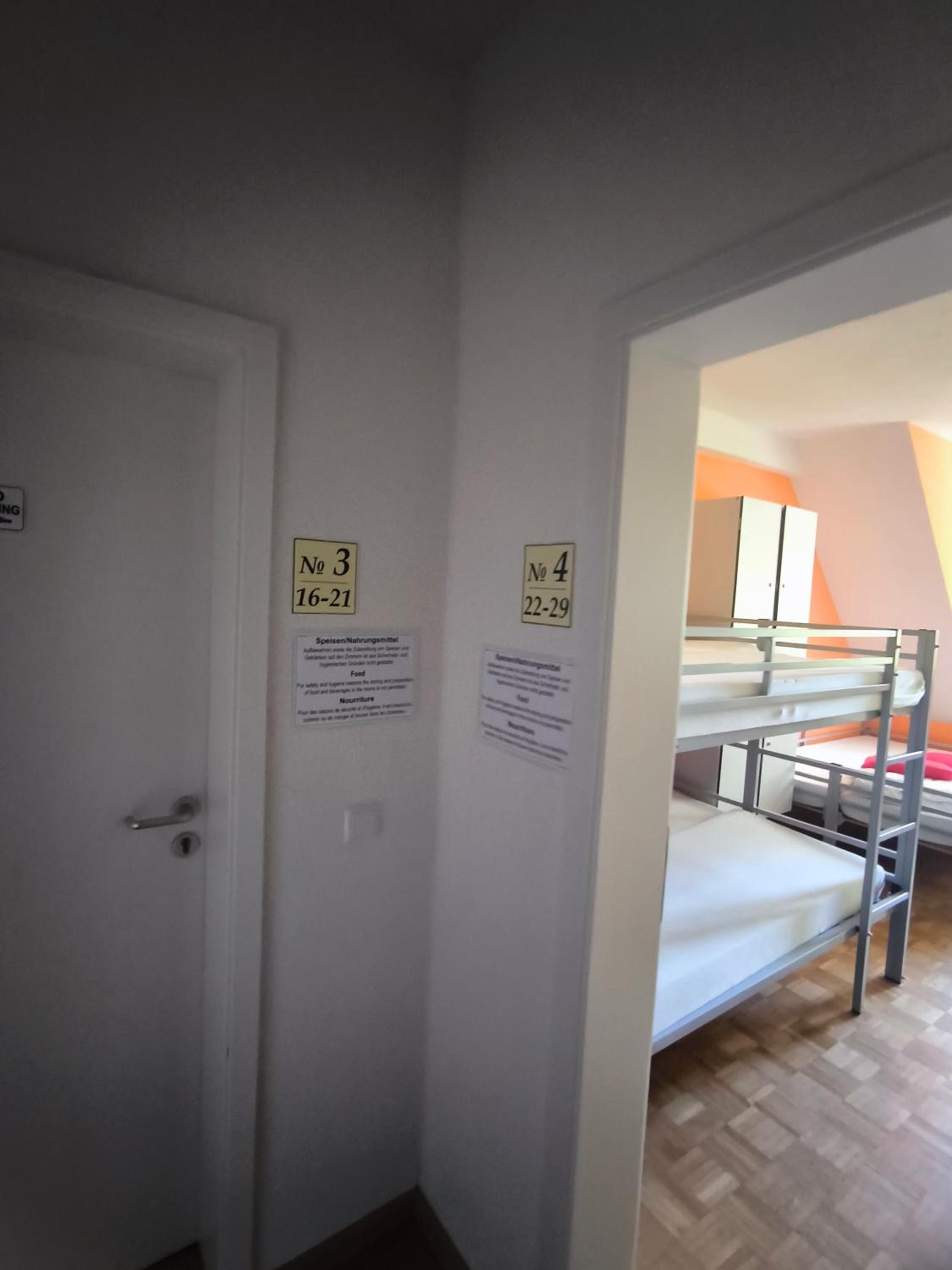 Bed in 6-Bed Dormitory Room photo 1