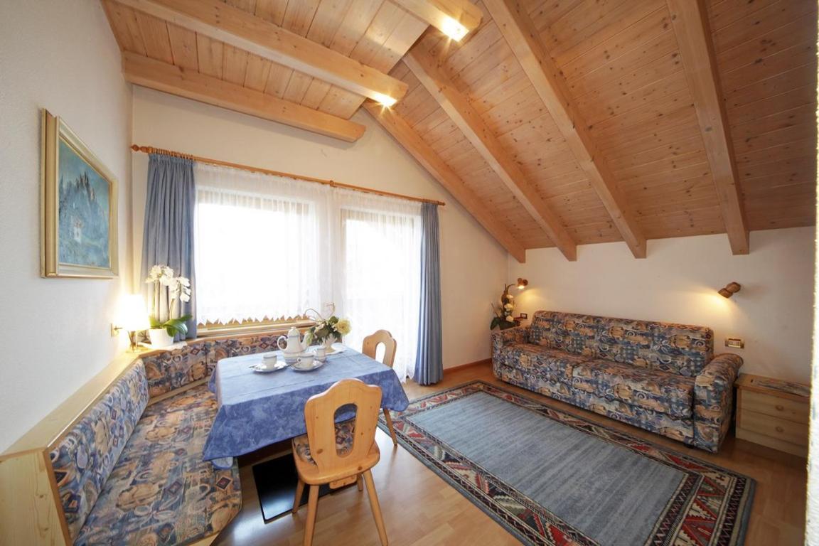 Apartment with Balcony photo 1