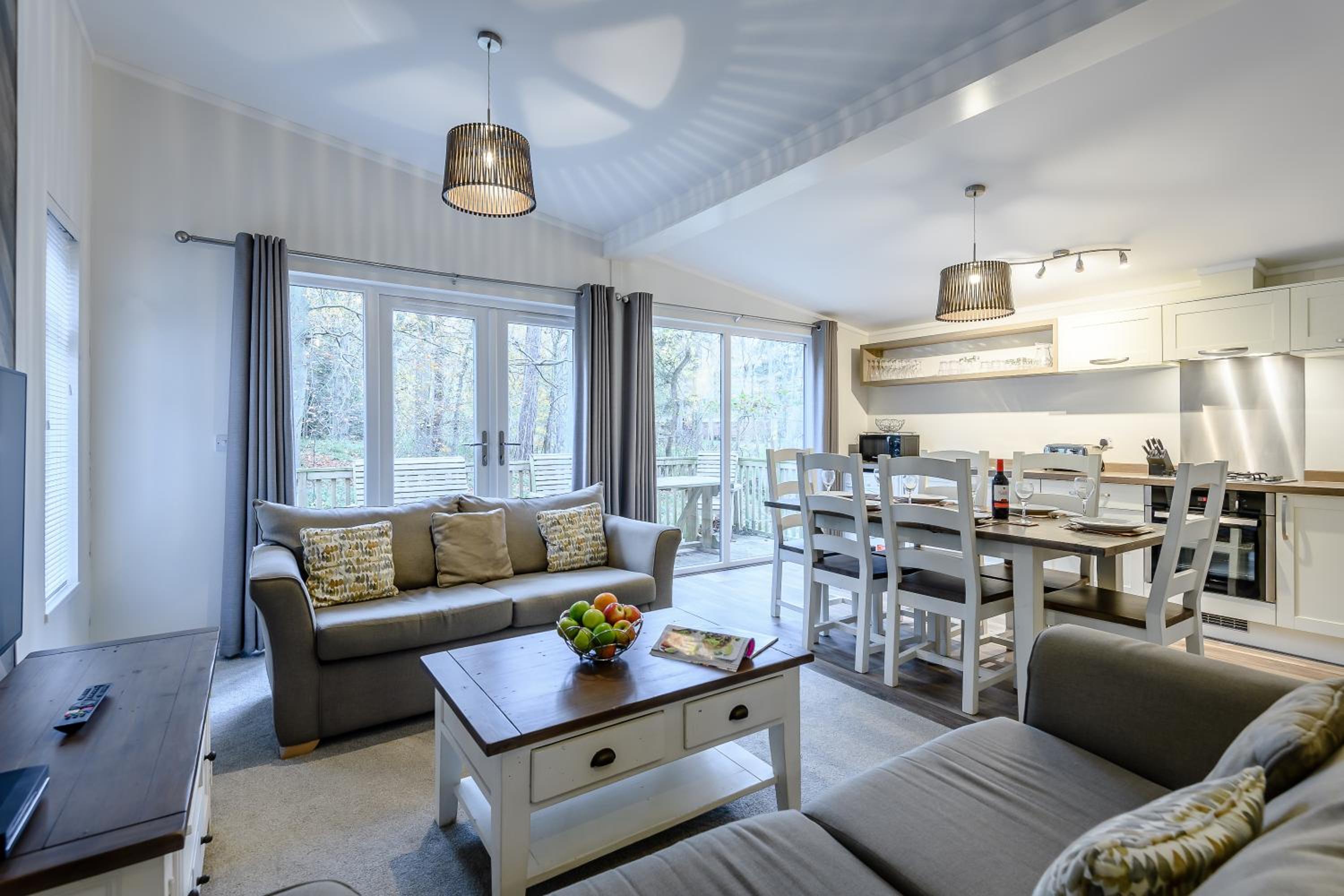 Three-Bedroom Lodge with Three Double Beds - Non-Smoking