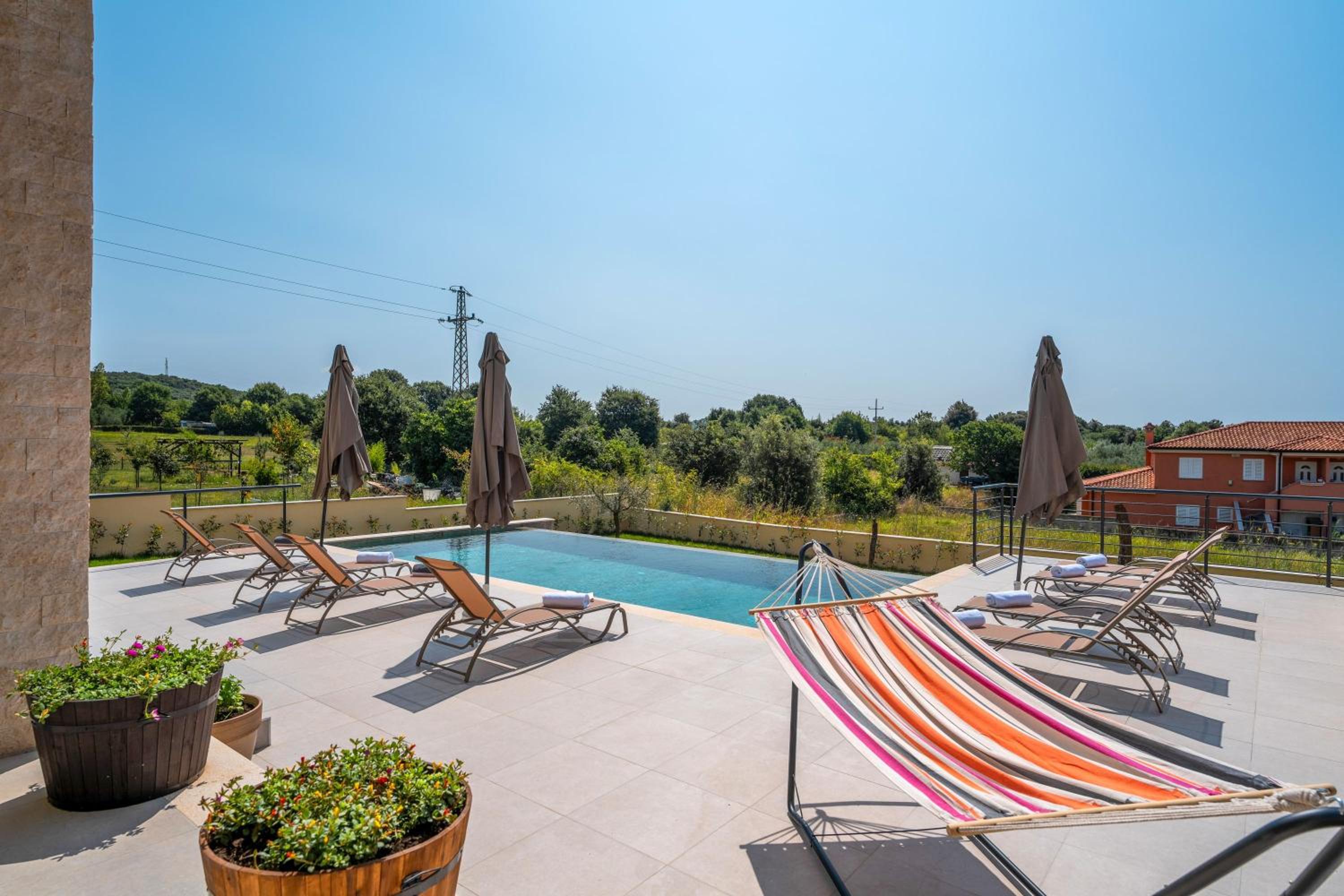 Villa photo 2