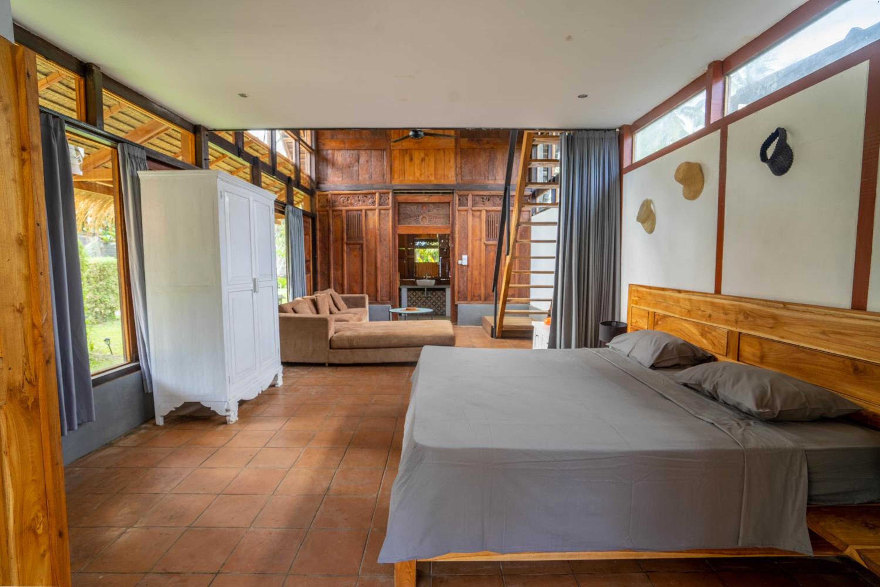 Villa photo 1