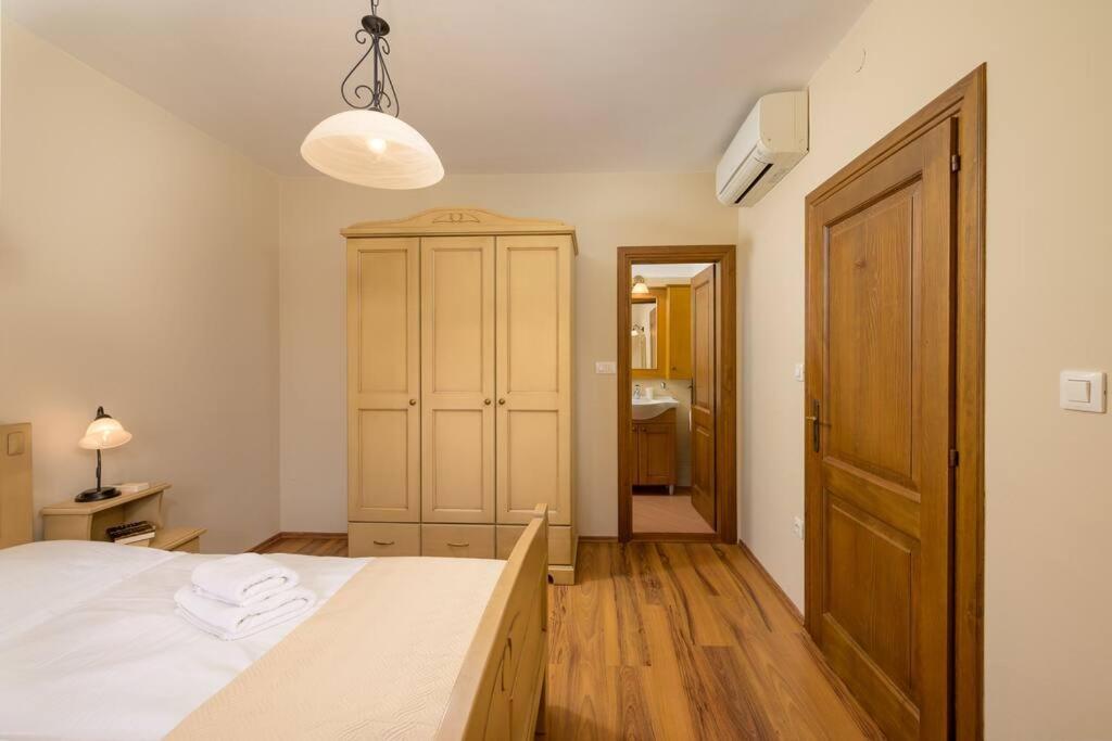 Three-Bedroom Villa photo 3