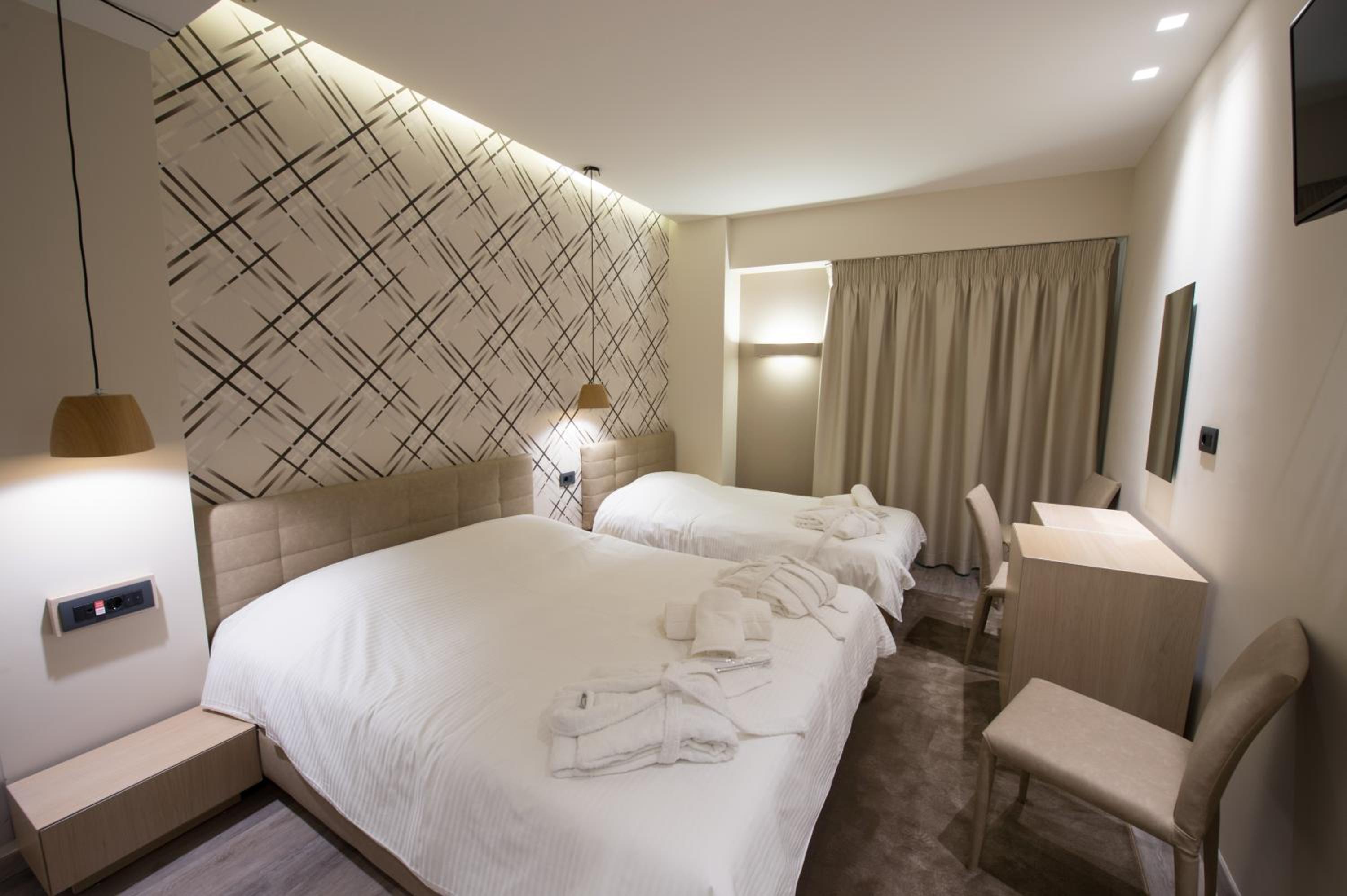 Triple Room - Photo 1