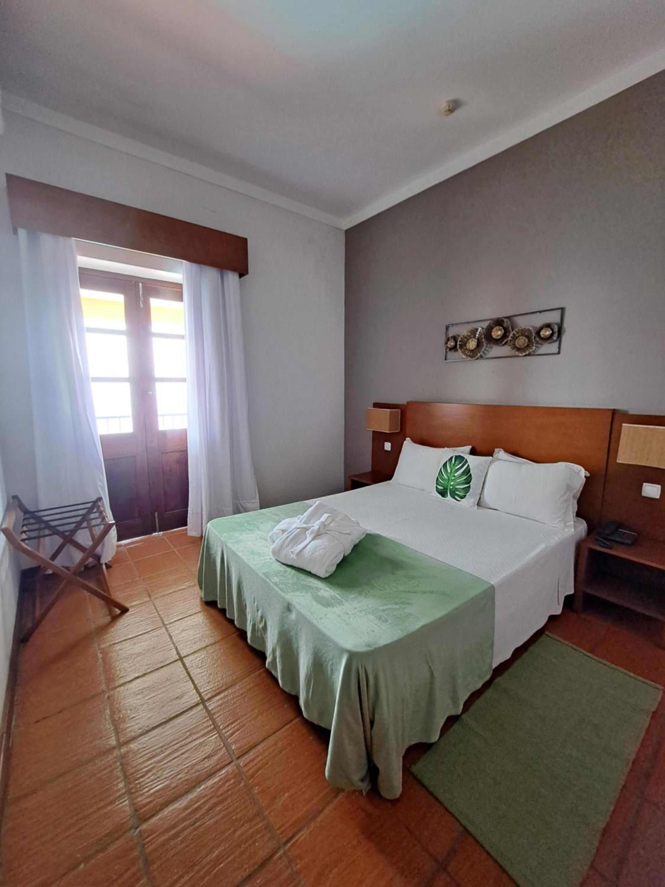 Deluxe Double Room with Sea View photo 2