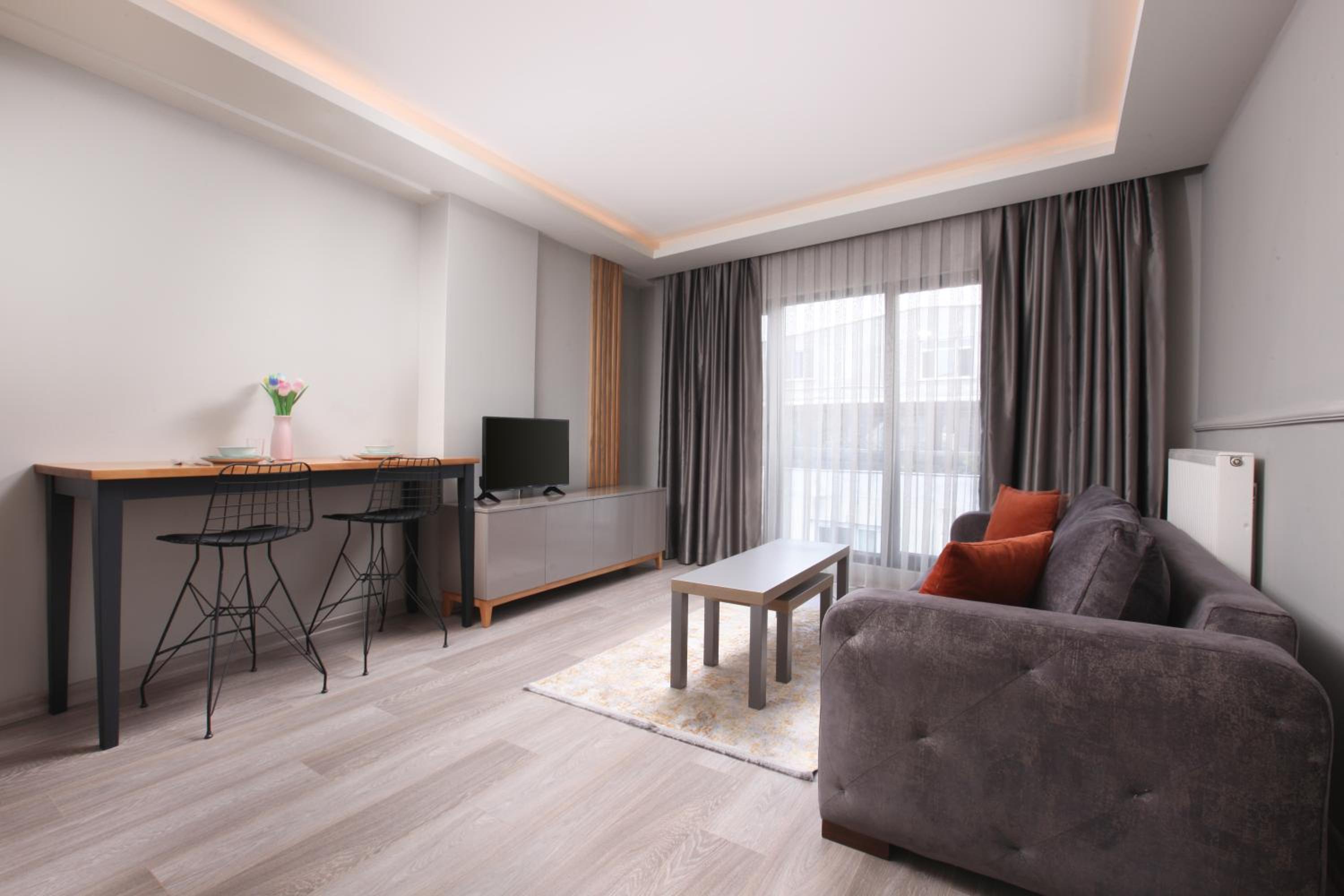 Family Room photo 2