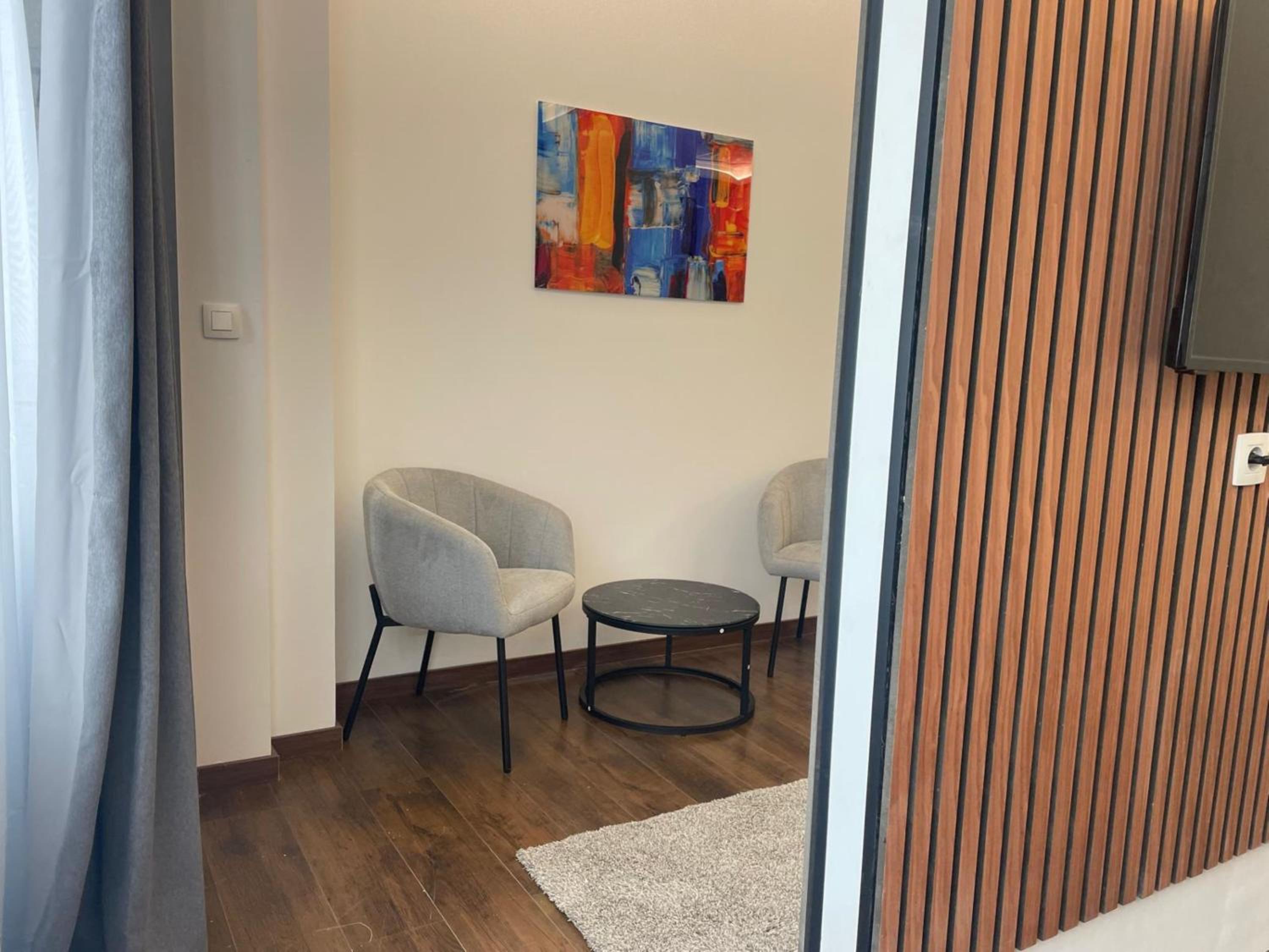 One-Bedroom Apartment - Photo 5