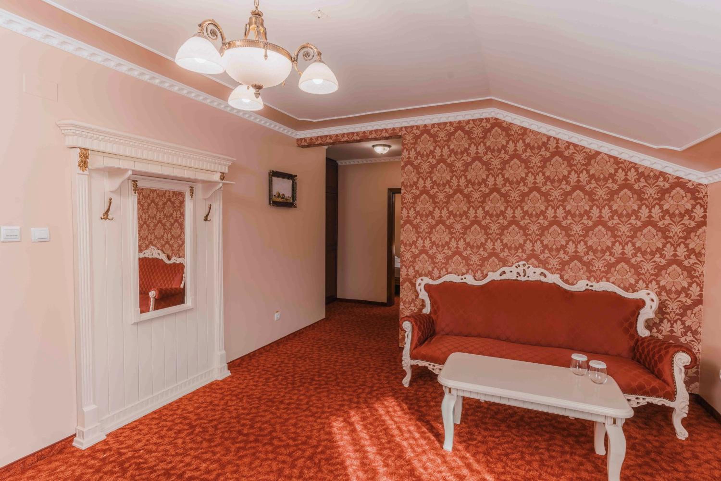 King Suite - Photo 2