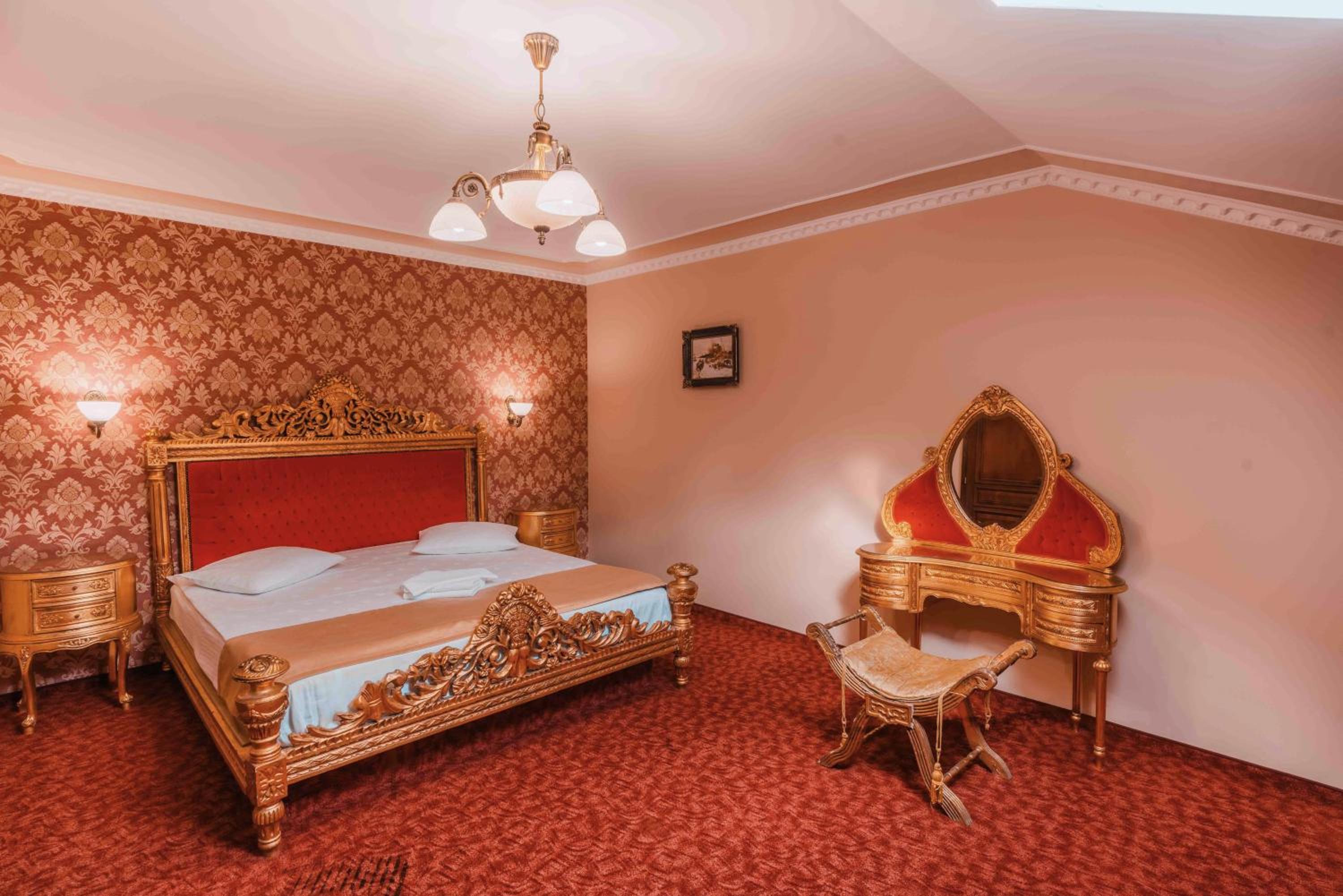 King Suite - Photo 1