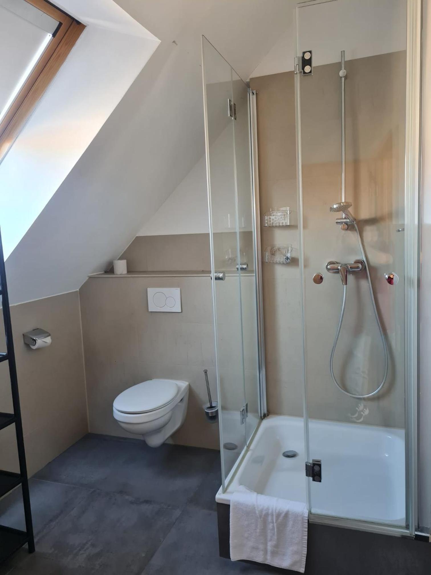 Studio Apartment photo 3