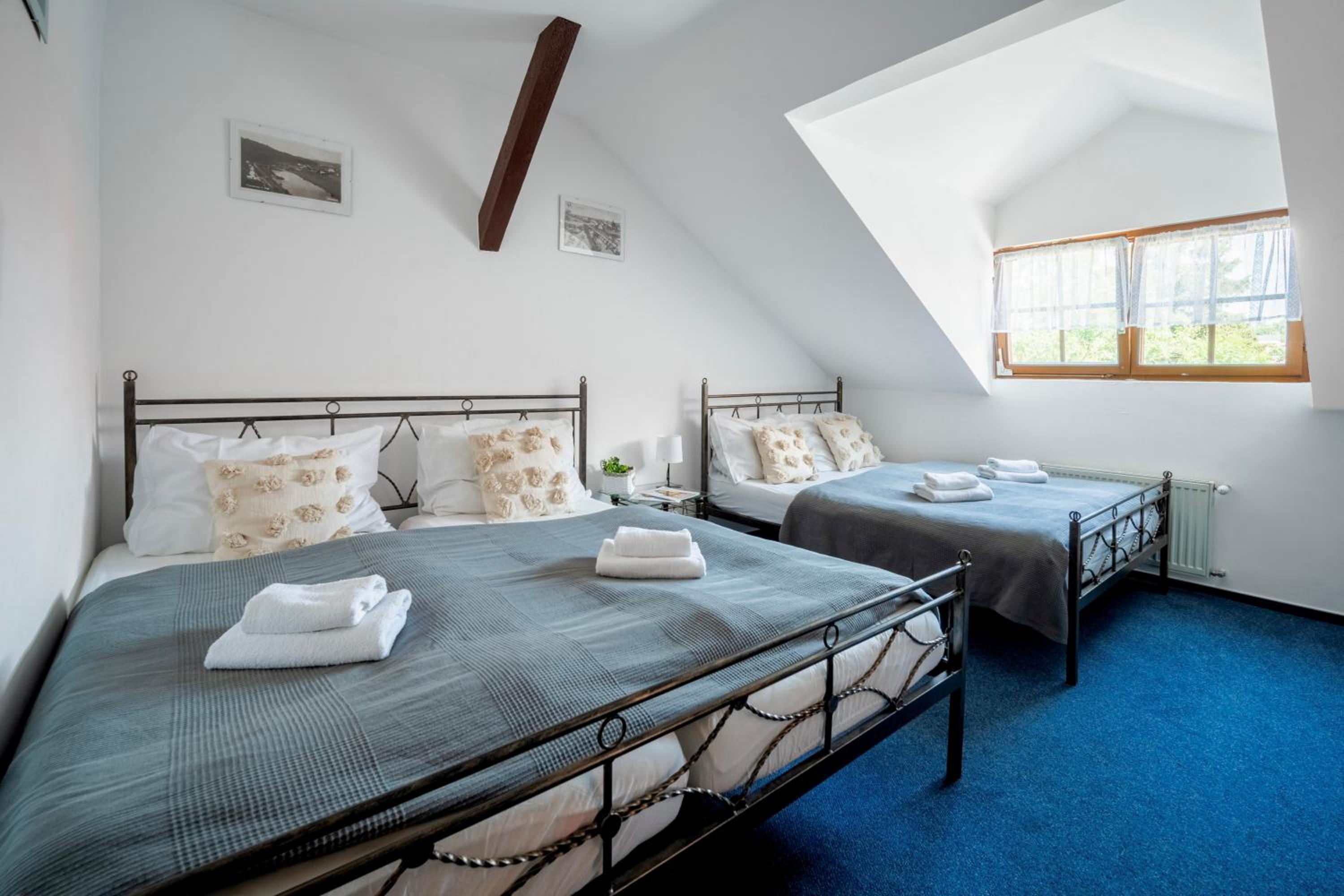 Quadruple Room with Private Bathroom