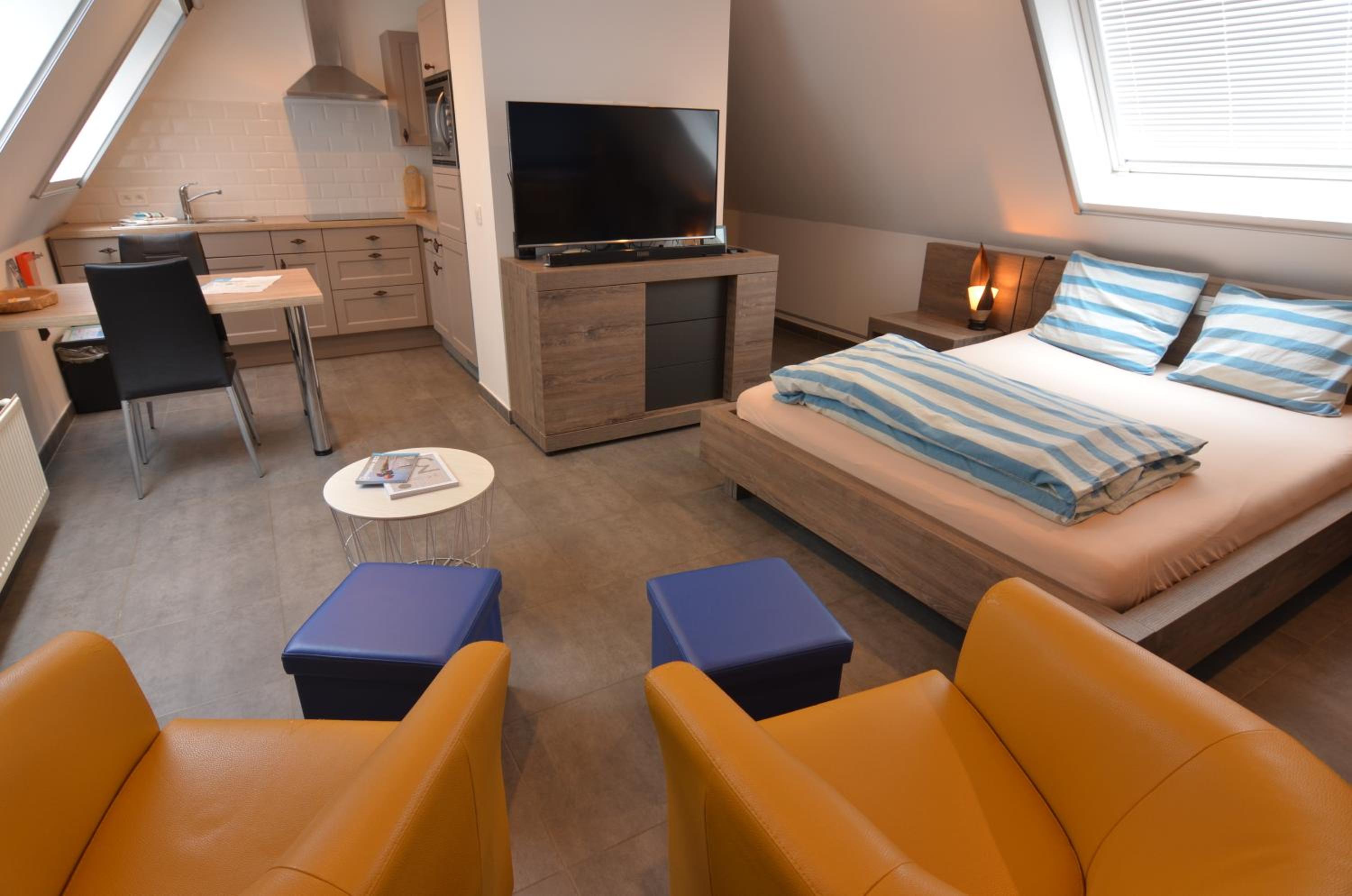 Deluxe King Room photo 1